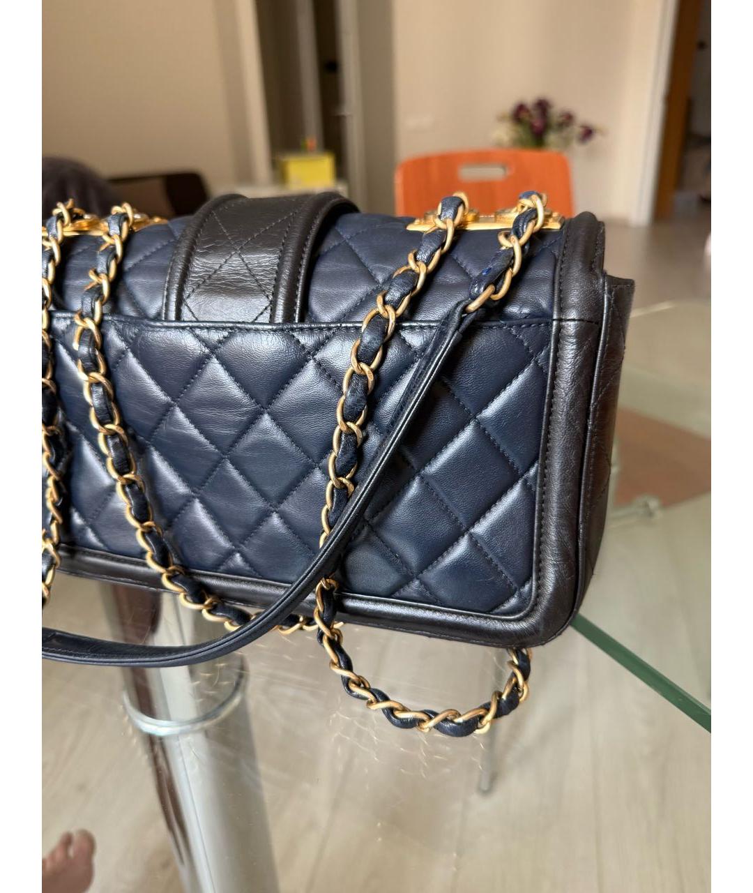 CHANEL Темно-синяя кожаная сумка через плечо, фото 4