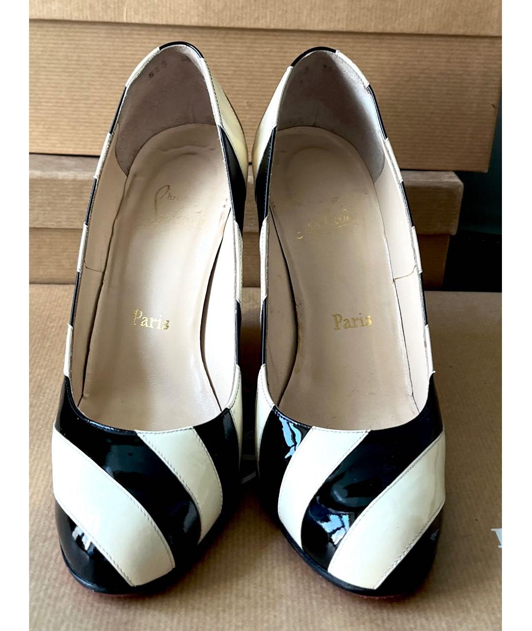 CHRISTIAN LOUBOUTIN Белые туфли из лакированной кожи, фото 3