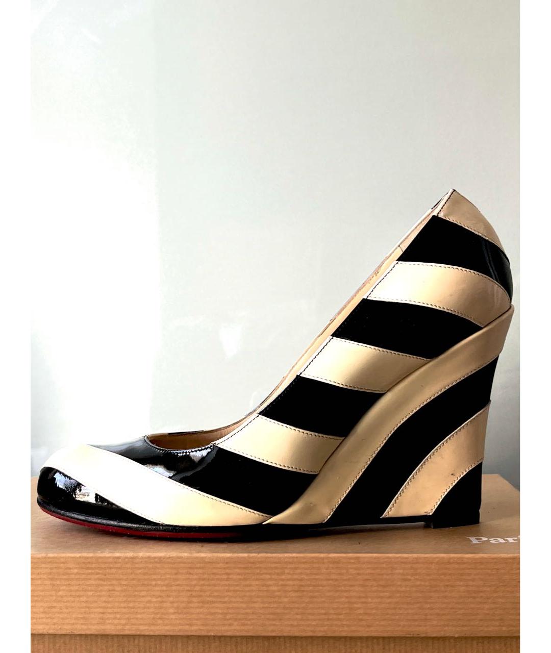 CHRISTIAN LOUBOUTIN Белые туфли из лакированной кожи, фото 2