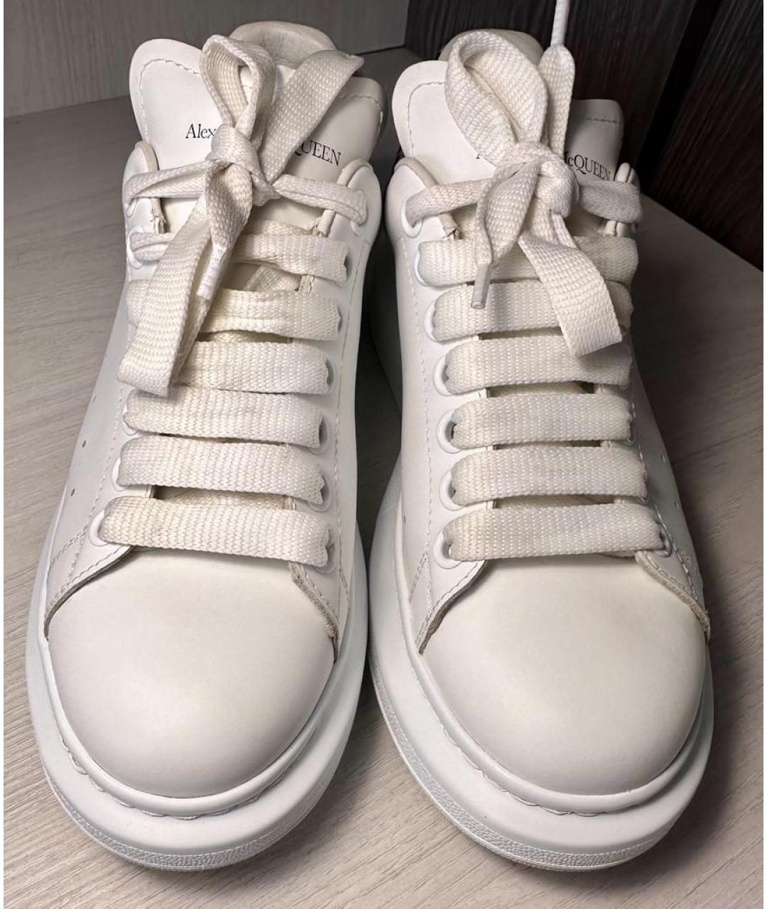 ALEXANDER MCQUEEN Белые кожаные кроссовки, фото 2