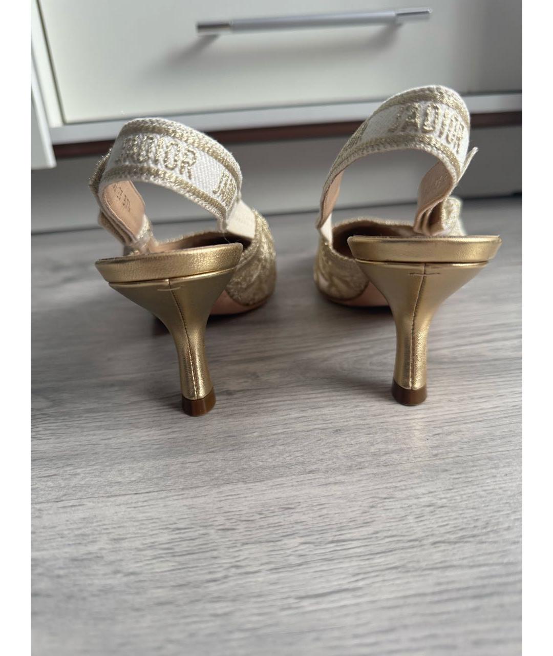 CHRISTIAN DIOR Золотые текстильные лодочки на низком каблуке, фото 4
