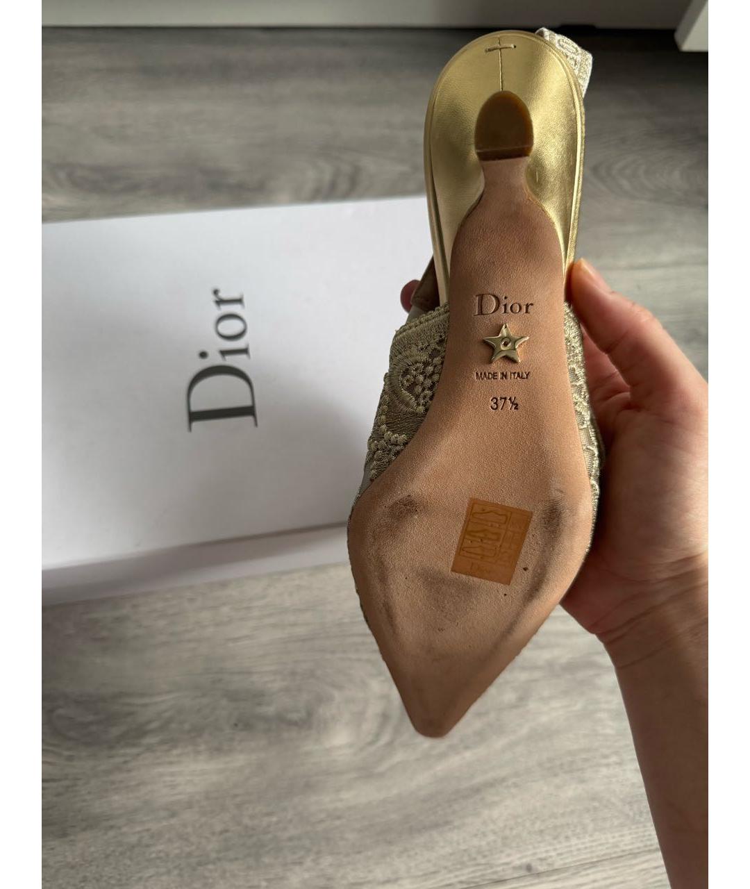 CHRISTIAN DIOR Золотые текстильные лодочки на низком каблуке, фото 6