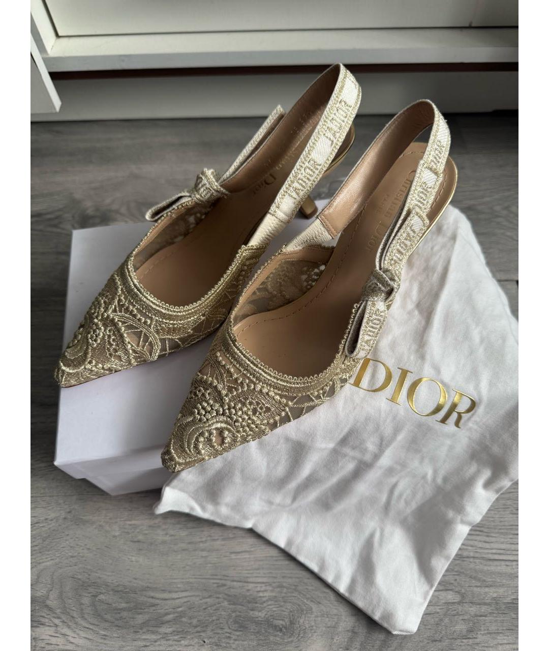 CHRISTIAN DIOR Золотые текстильные лодочки на низком каблуке, фото 5