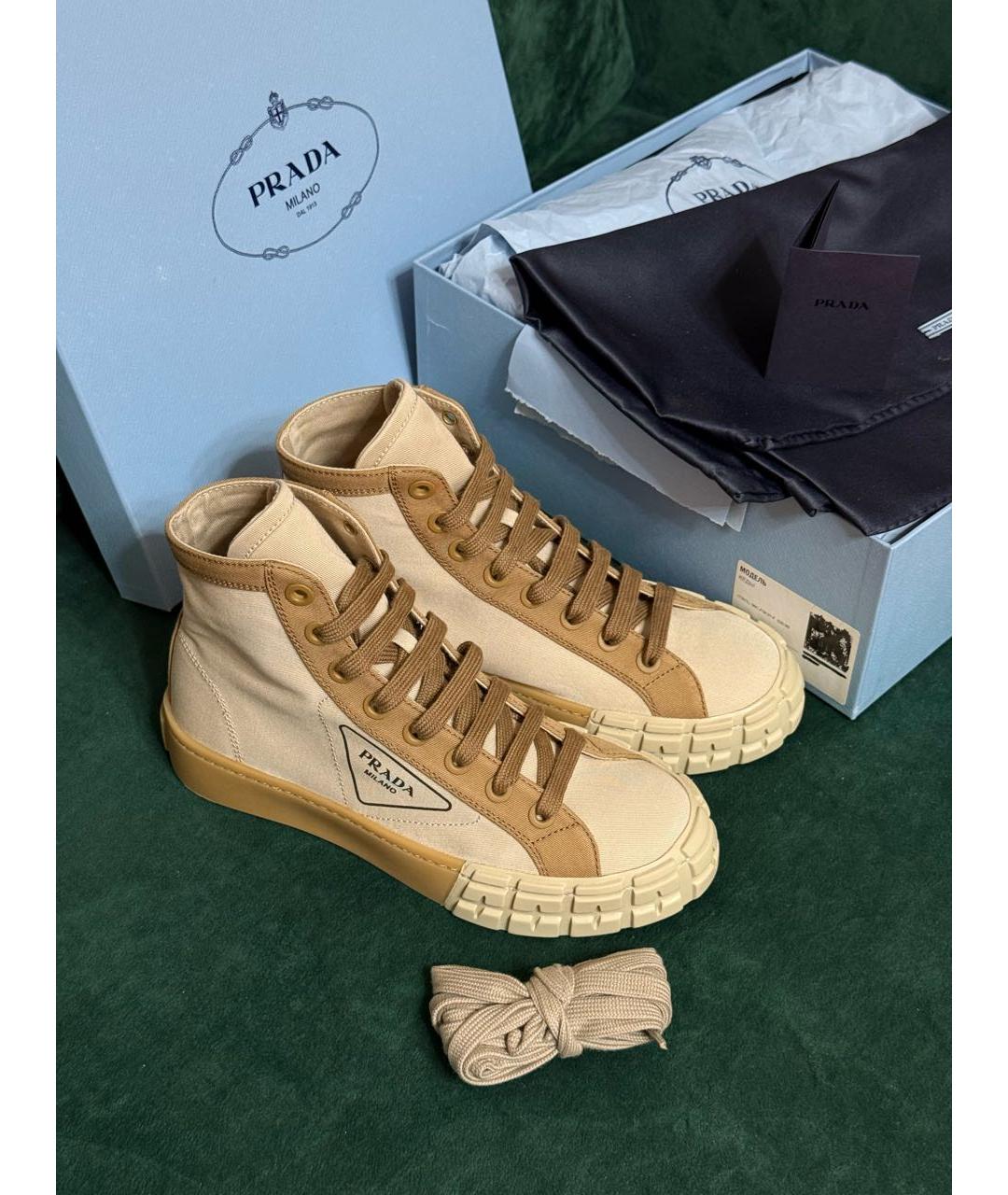 PRADA Бежевые текстильные кеды, фото 7