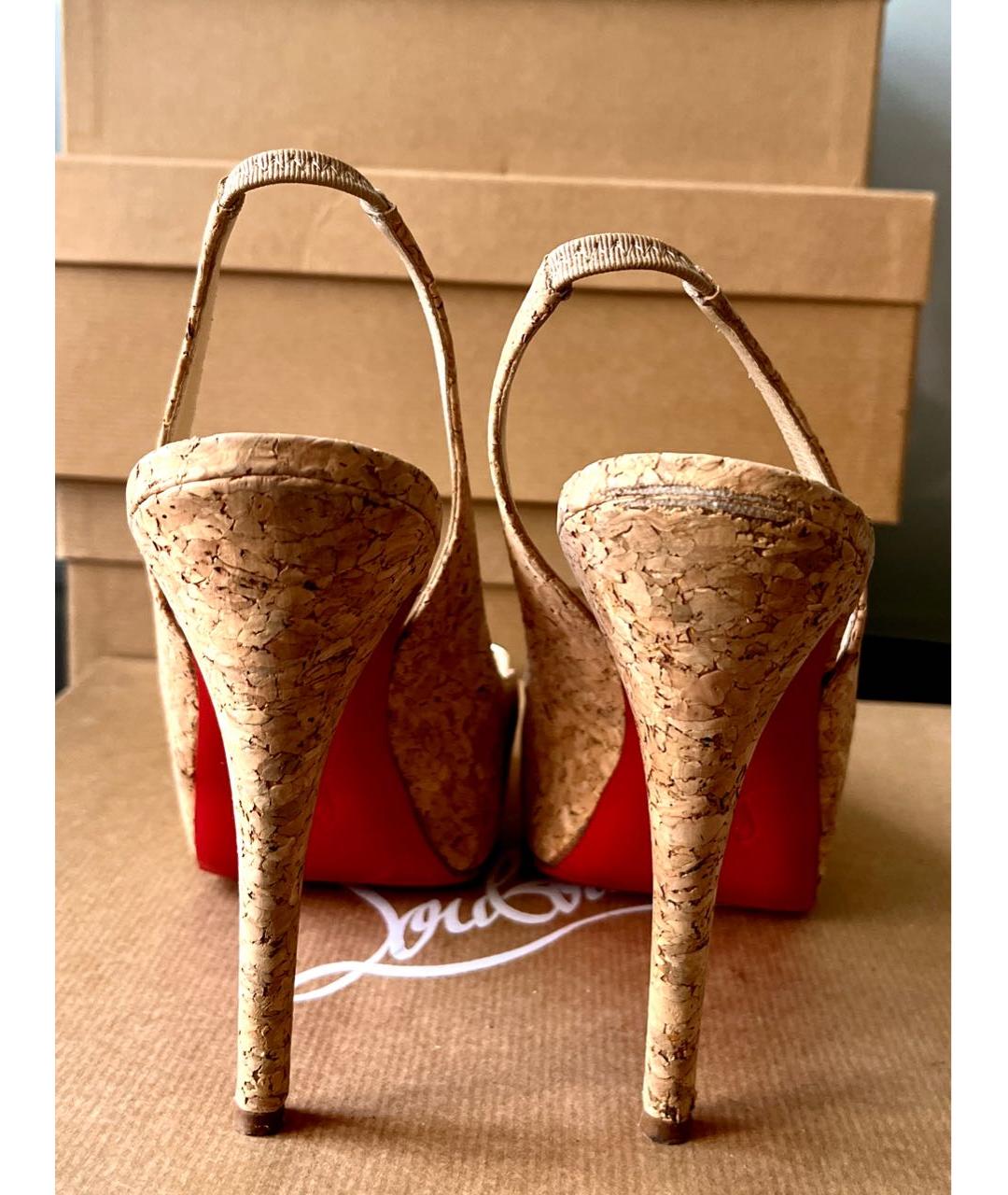CHRISTIAN LOUBOUTIN Бежевые босоножки, фото 4