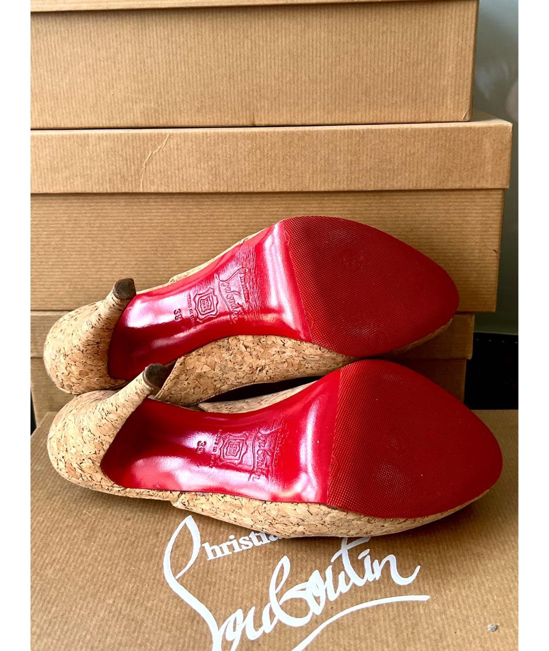 CHRISTIAN LOUBOUTIN Бежевые босоножки, фото 6