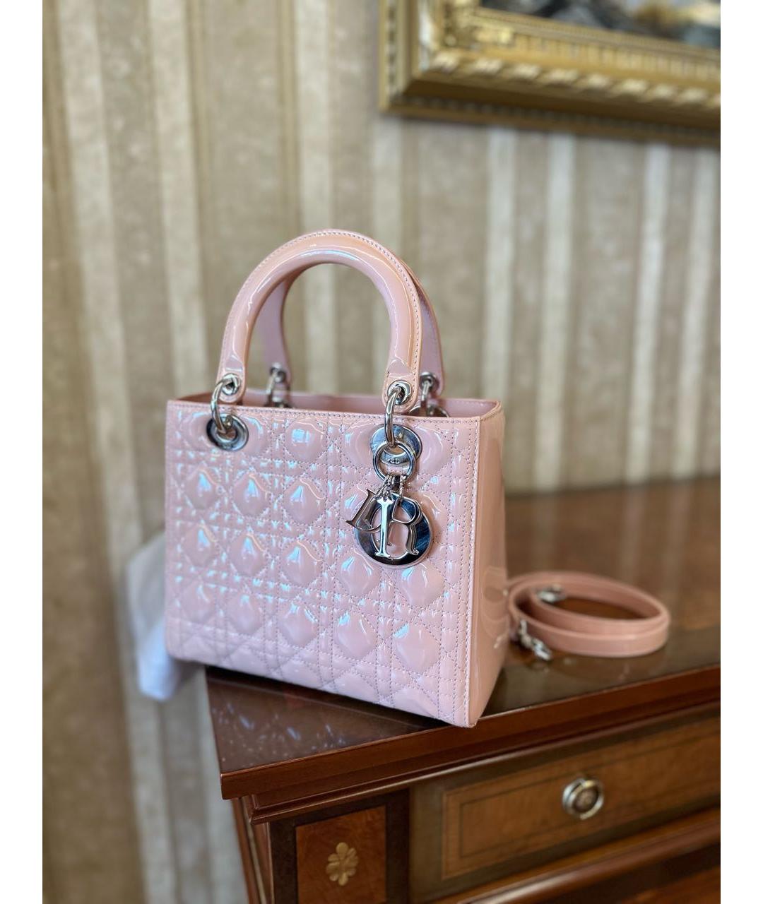 CHRISTIAN DIOR Розовая сумка с короткими ручками из лакированной кожи, фото 3
