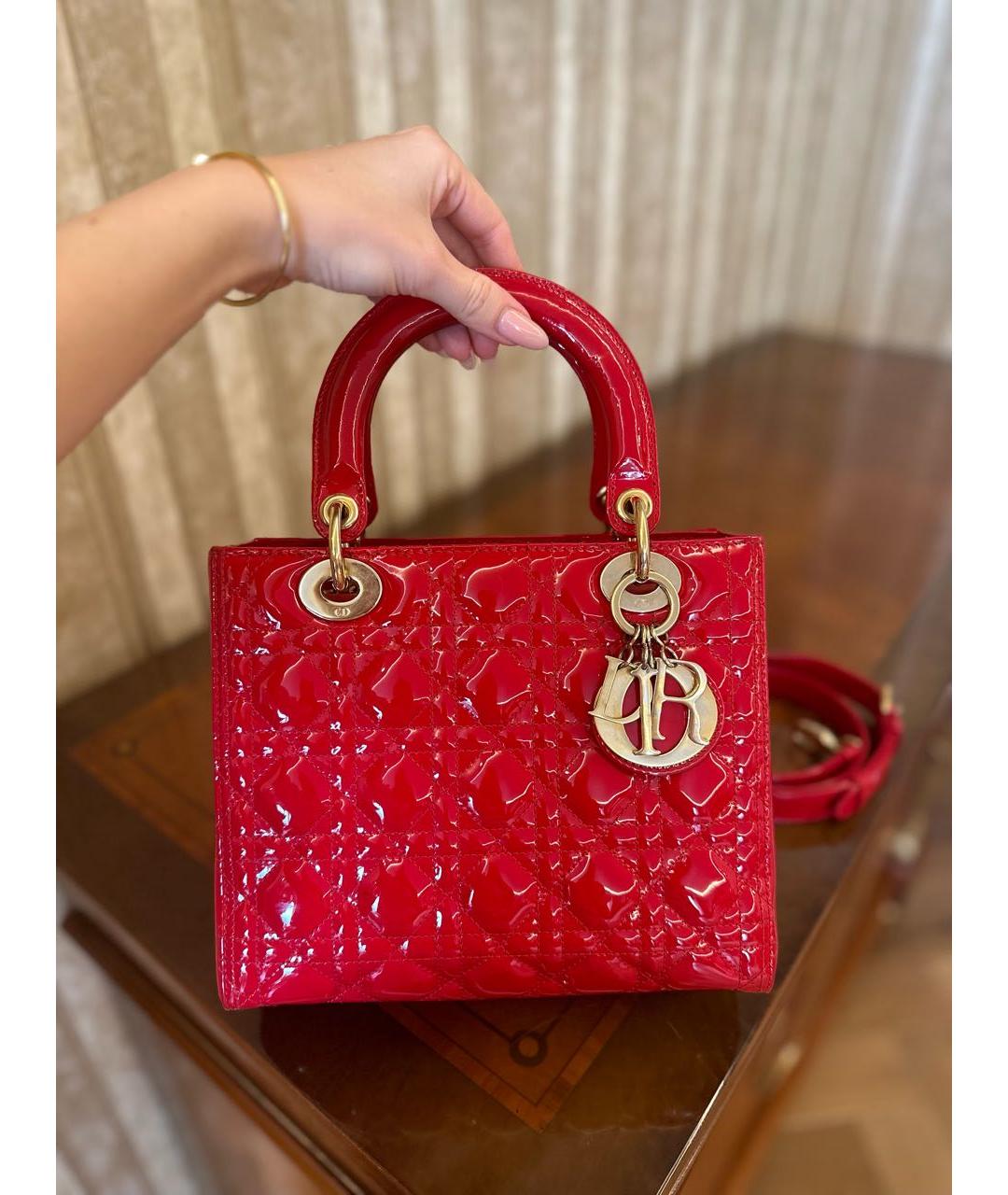 CHRISTIAN DIOR Красная сумка с короткими ручками из лакированной кожи, фото 8