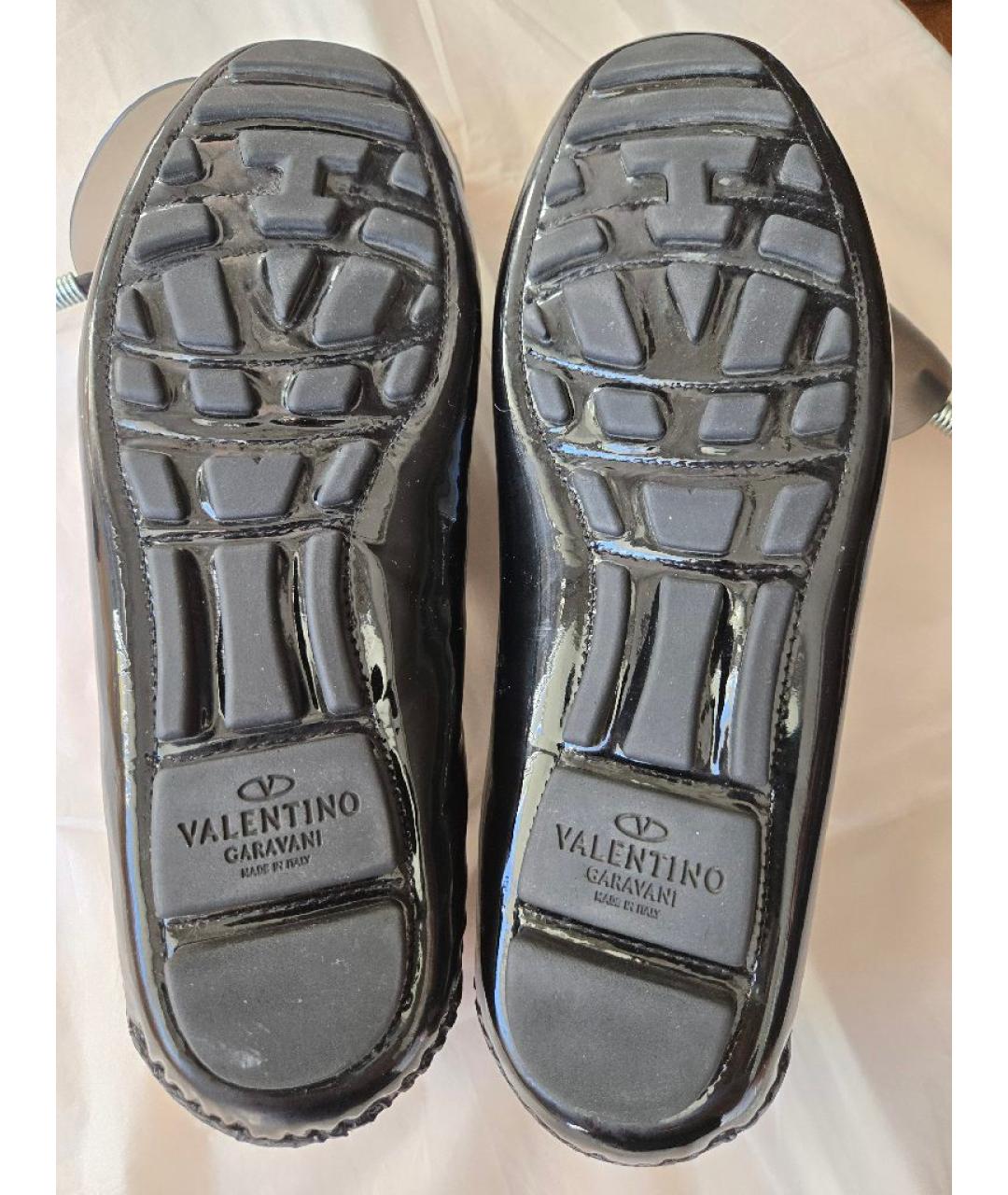 VALENTINO Черные мокасины из лакированной кожи, фото 5
