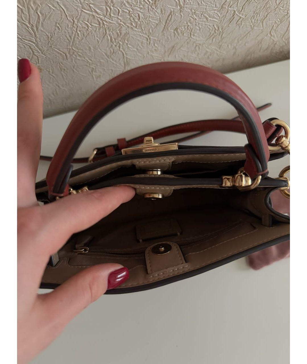 COACH Коричневая кожаная сумка с короткими ручками, фото 4