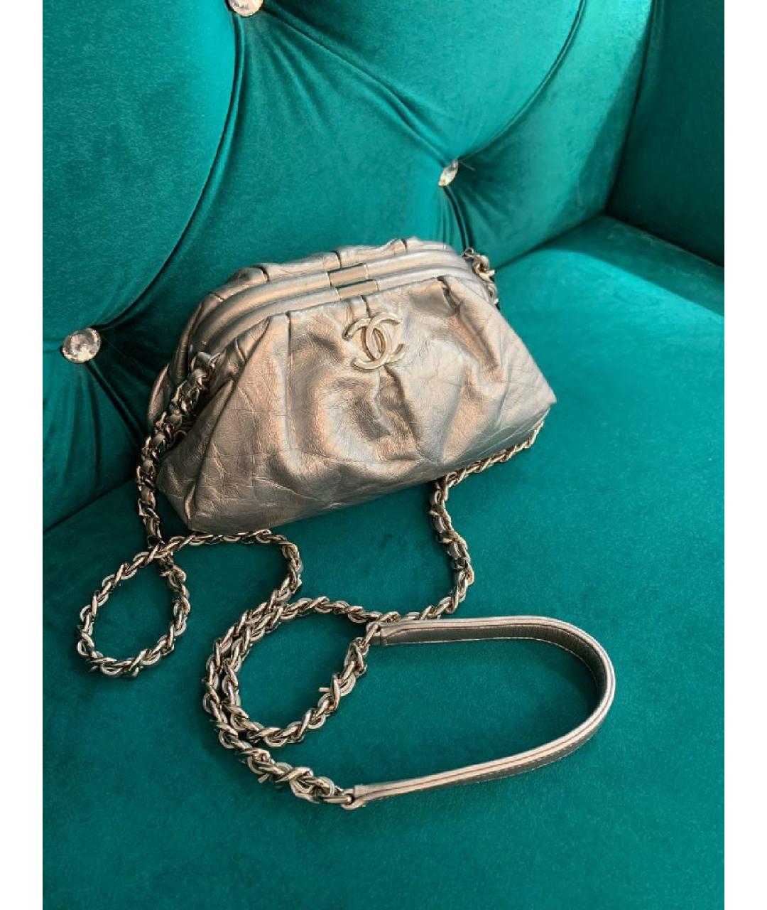 CHANEL Серебряная кожаная сумка через плечо, фото 3