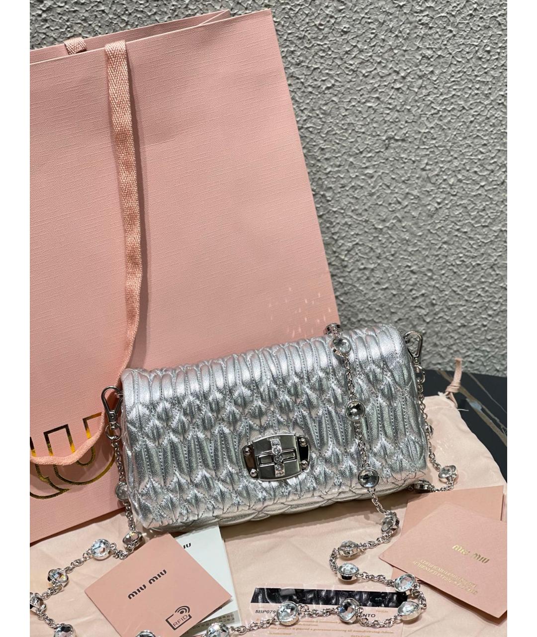 MIU MIU Серебряная кожаная сумка через плечо, фото 2