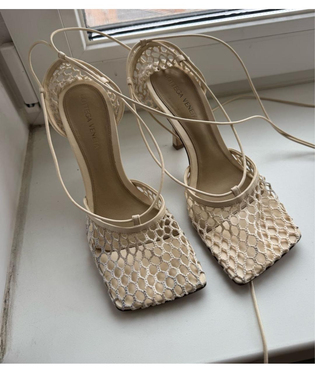 BOTTEGA VENETA Белые босоножки, фото 3