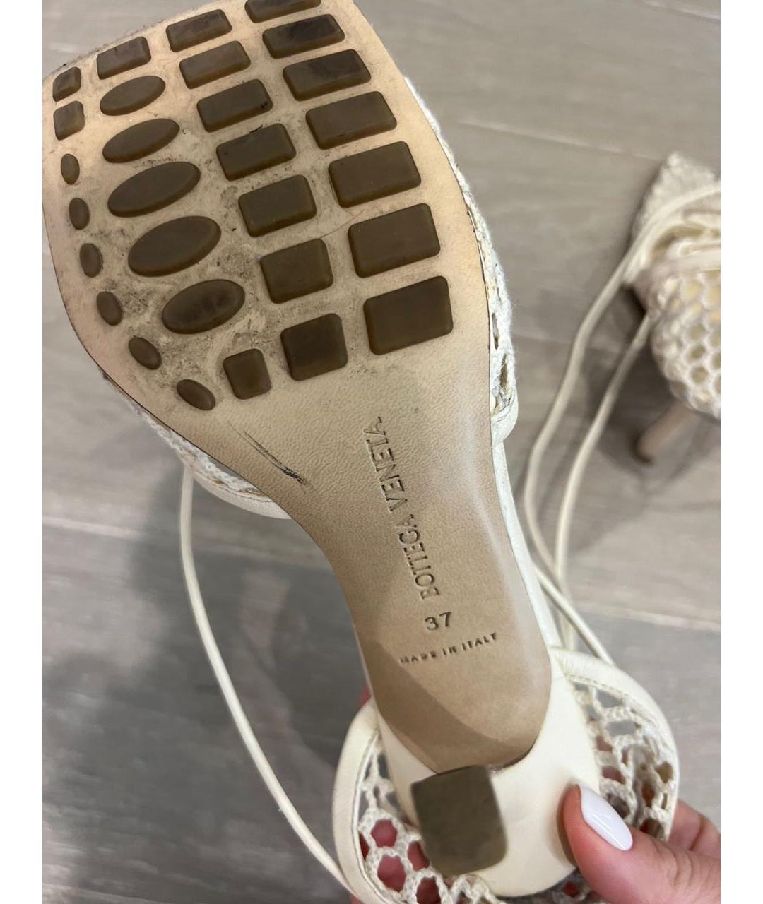 BOTTEGA VENETA Белые босоножки, фото 4