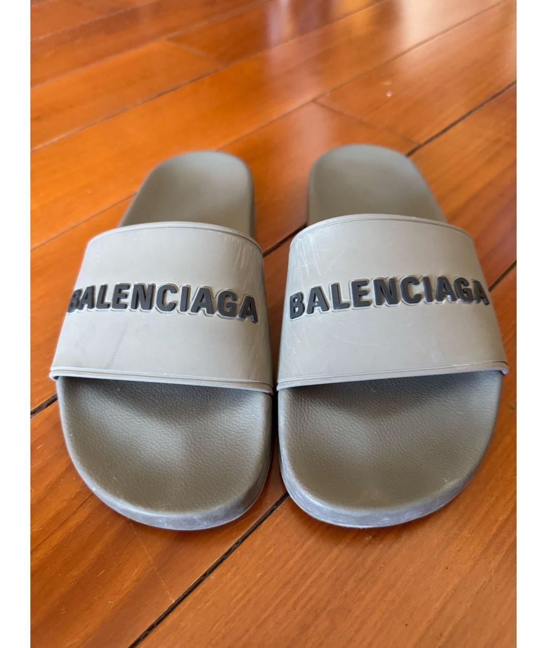 BALENCIAGA Серые резиновые шлепанцы, фото 2
