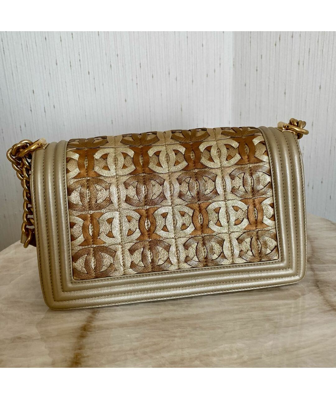 CHANEL Золотая кожаная сумка тоут, фото 2