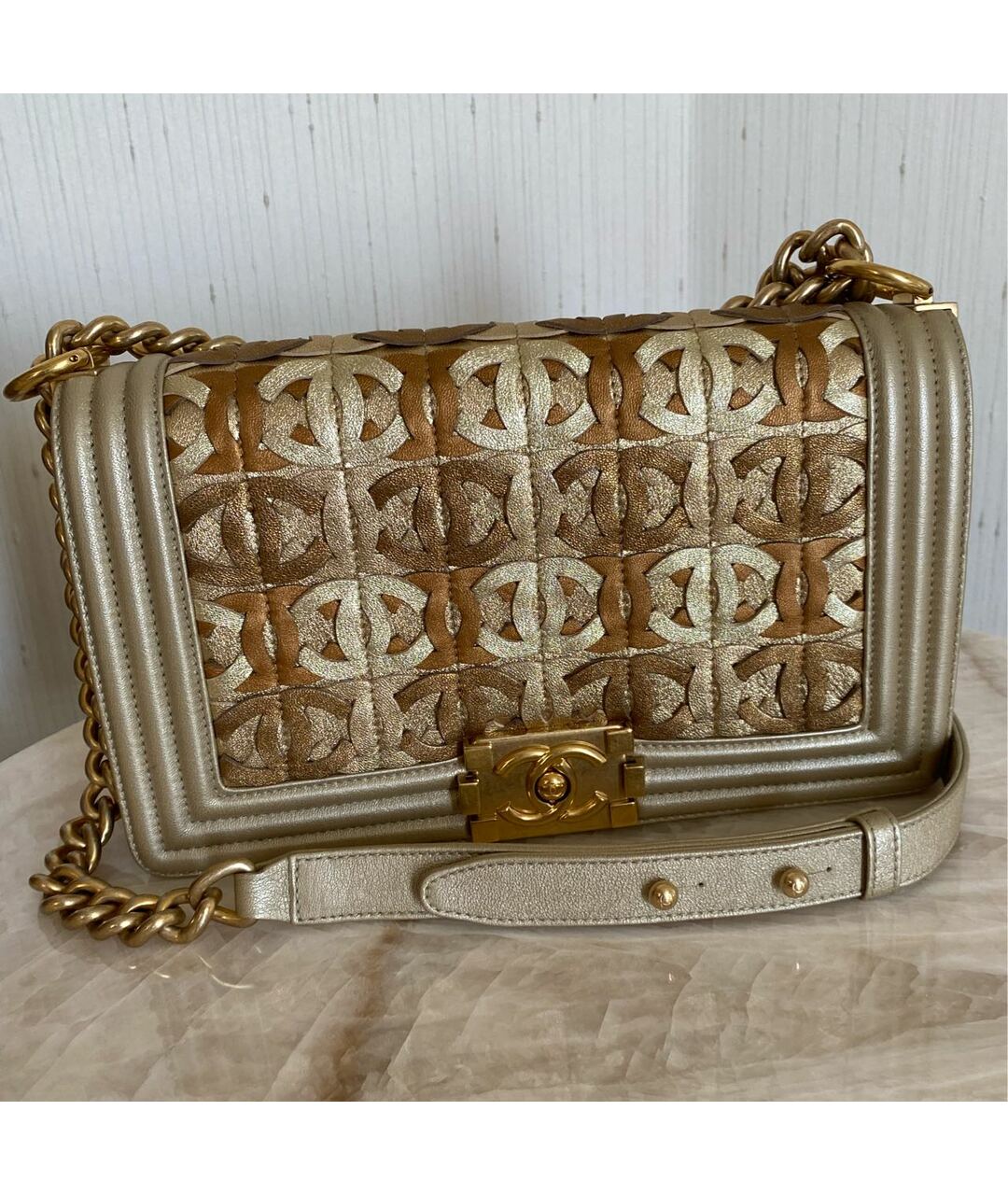 CHANEL Золотая кожаная сумка тоут, фото 3