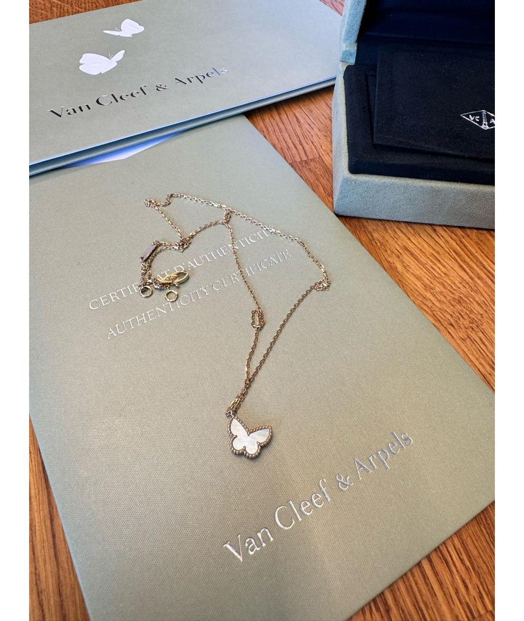 VAN CLEEF & ARPELS Белая подвеска из желтого золота, фото 2