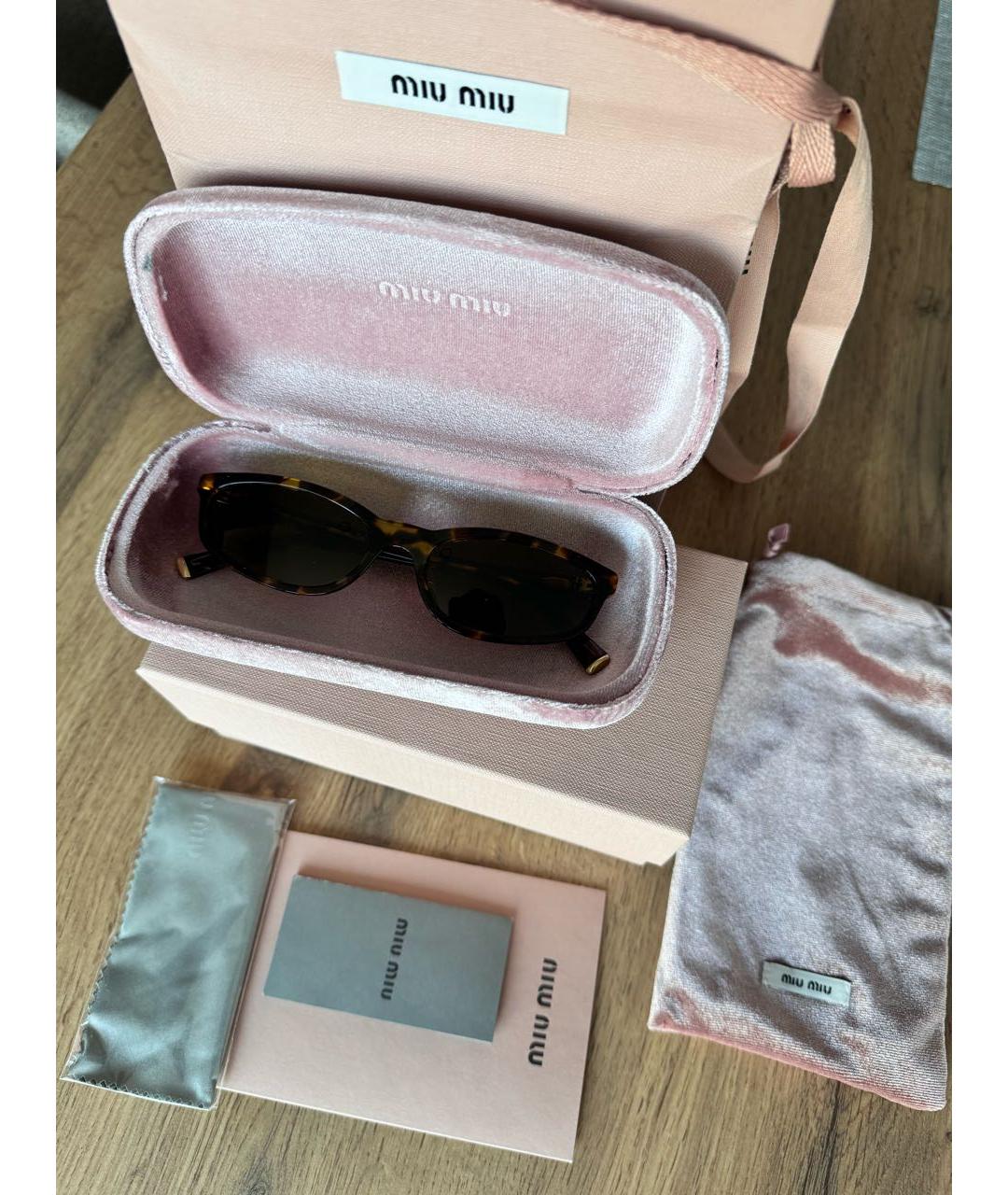 MIU MIU Коричневые пластиковые солнцезащитные очки, фото 4