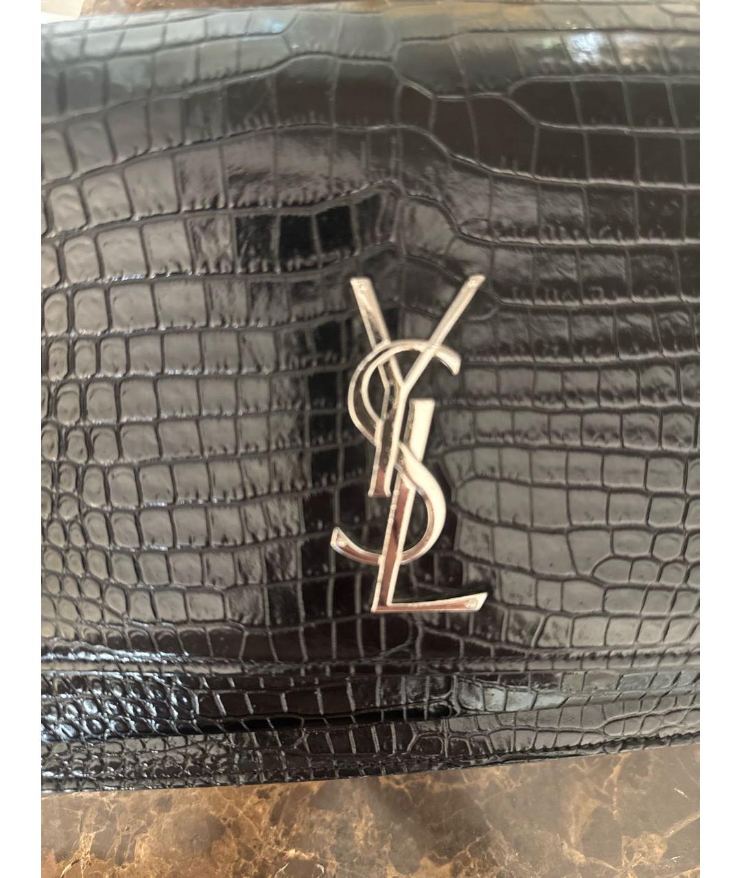 SAINT LAURENT Черная сумка через плечо из лакированной кожи, фото 5