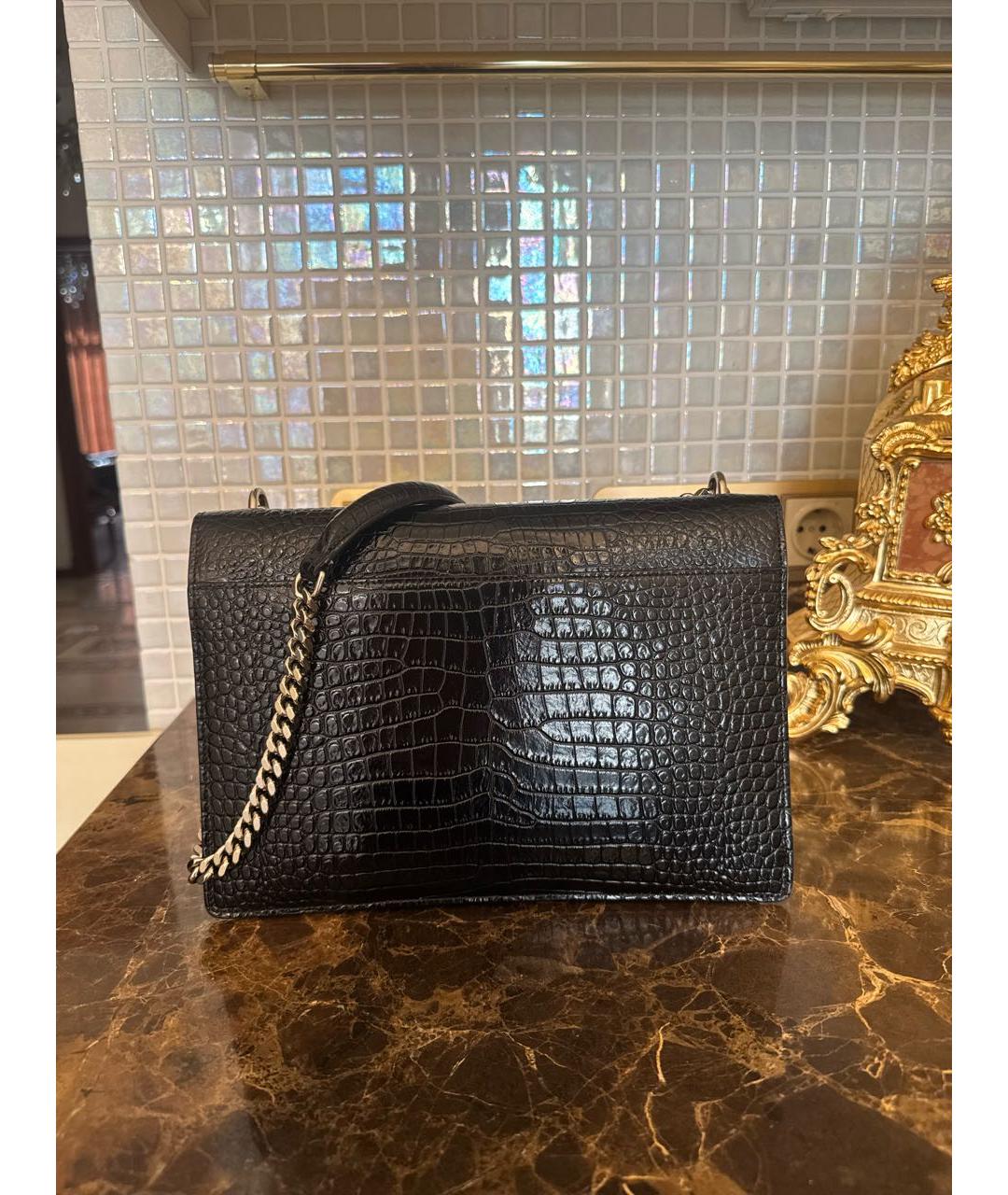 SAINT LAURENT Черная сумка через плечо из лакированной кожи, фото 3