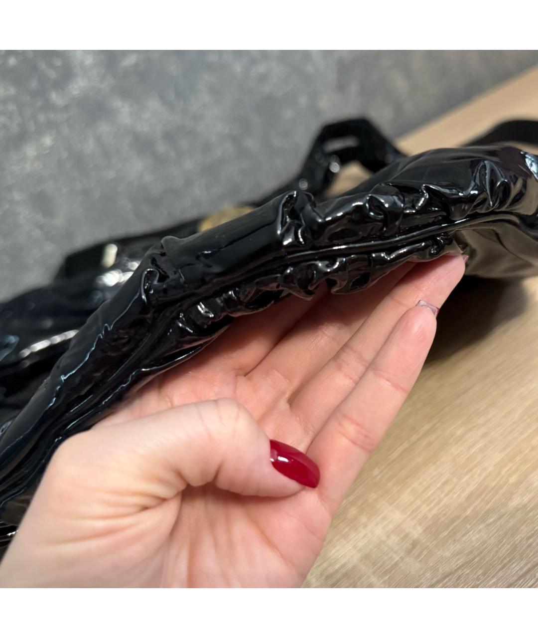 GUCCI Черная сумка с короткими ручками из лакированной кожи, фото 8