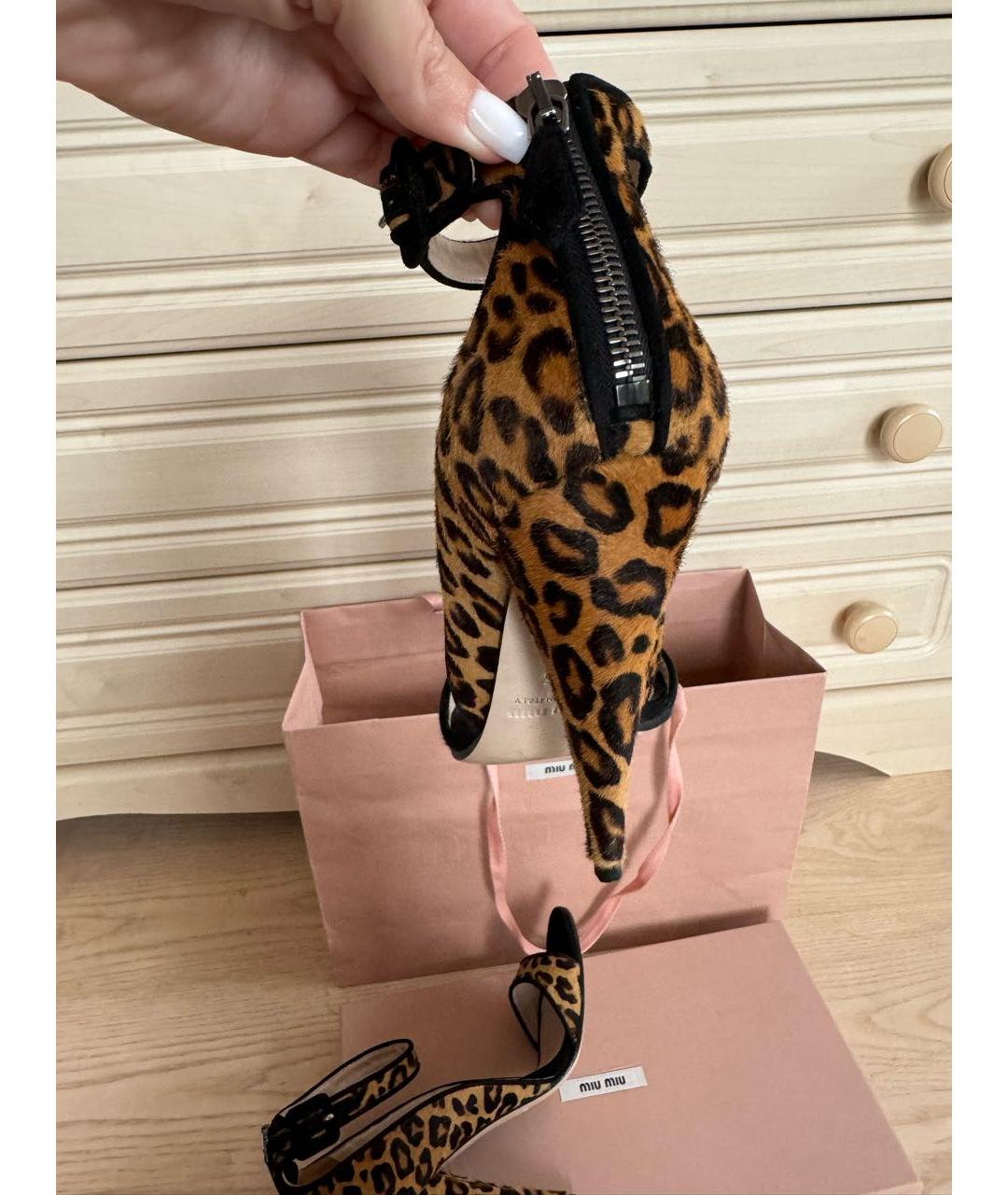 MIU MIU Коричневые кожаные босоножки, фото 6