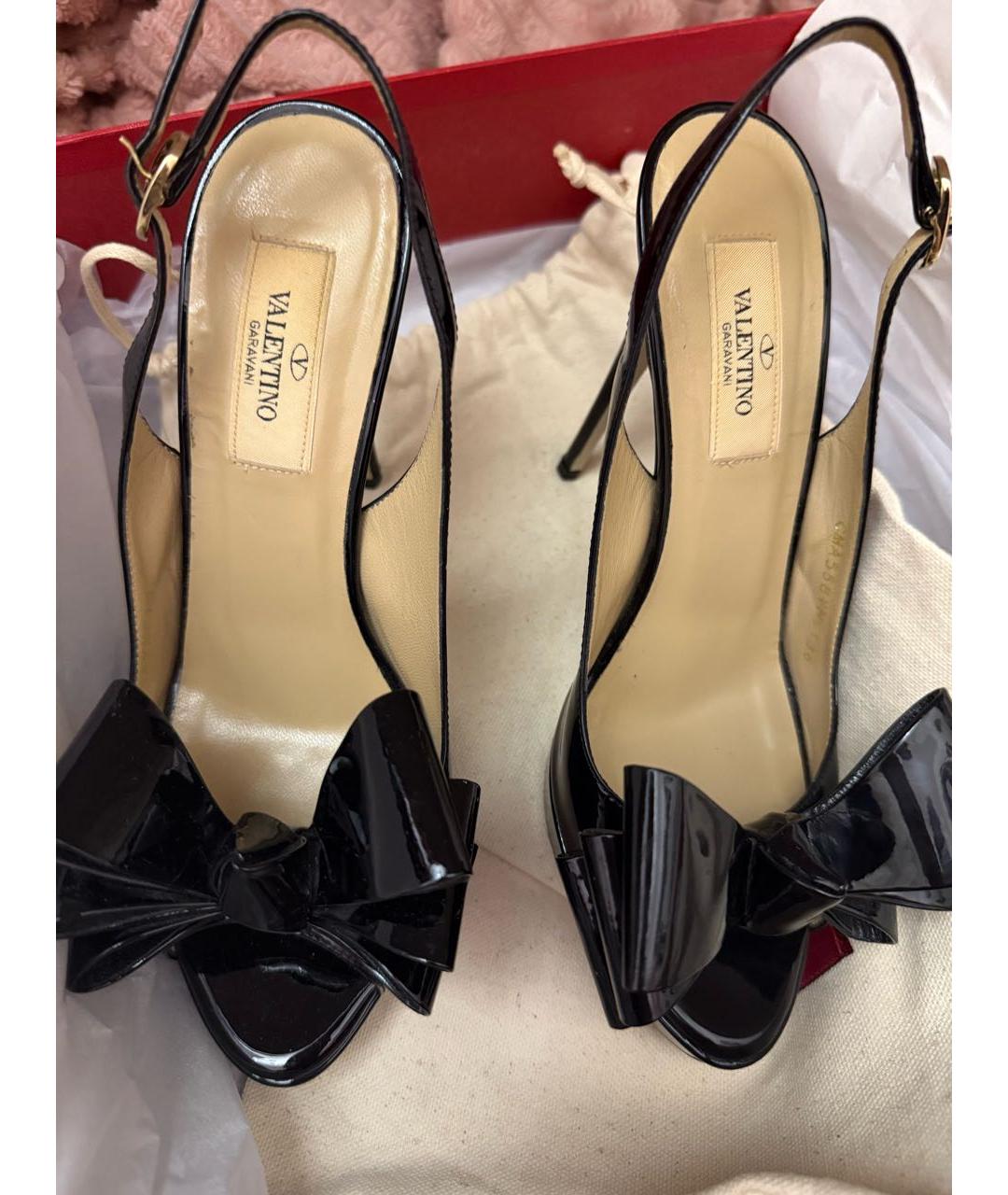 VALENTINO Черные босоножки из лакированной кожи, фото 3