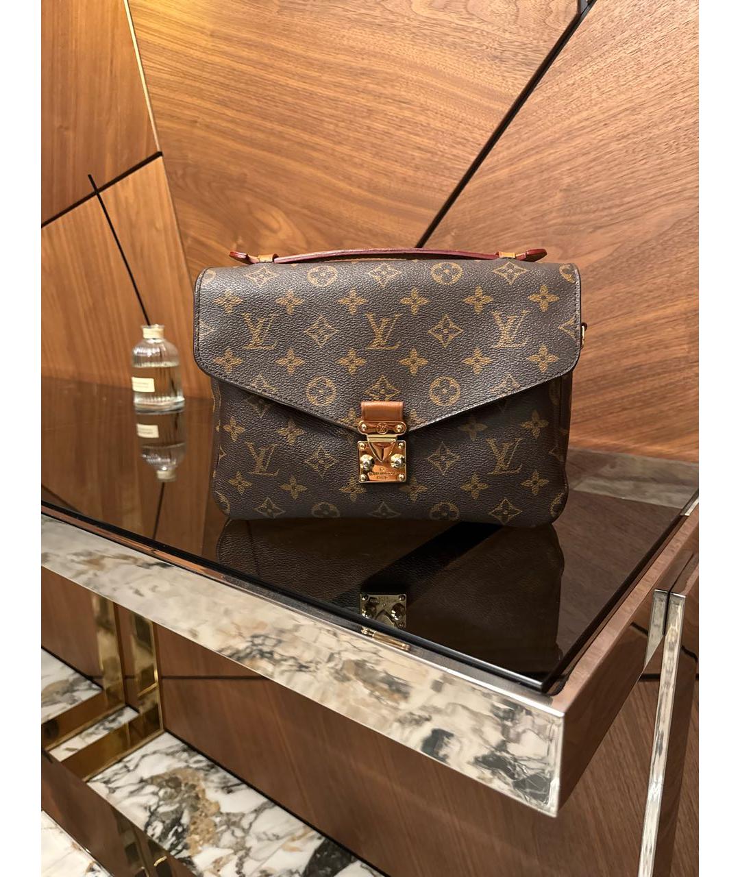 LOUIS VUITTON Кожаная сумка через плечо, фото 5