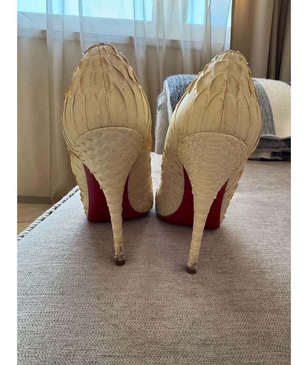 CHRISTIAN LOUBOUTIN Белые кожаные туфли, фото 4