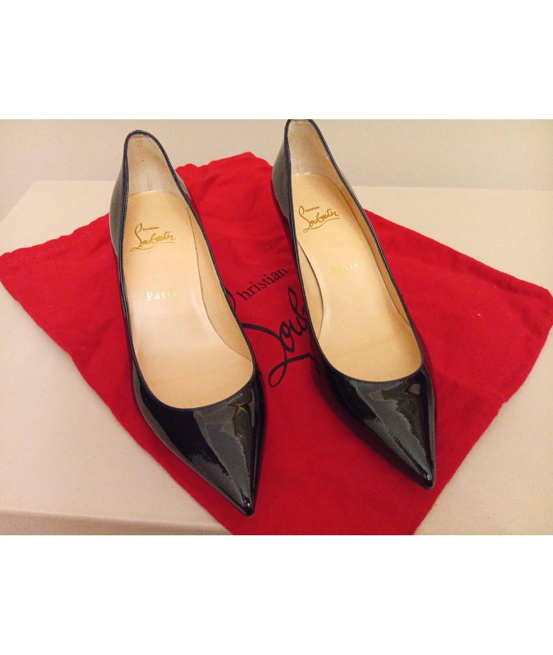 CHRISTIAN LOUBOUTIN Черные лодочки на низком каблуке из лакированной кожи, фото 3