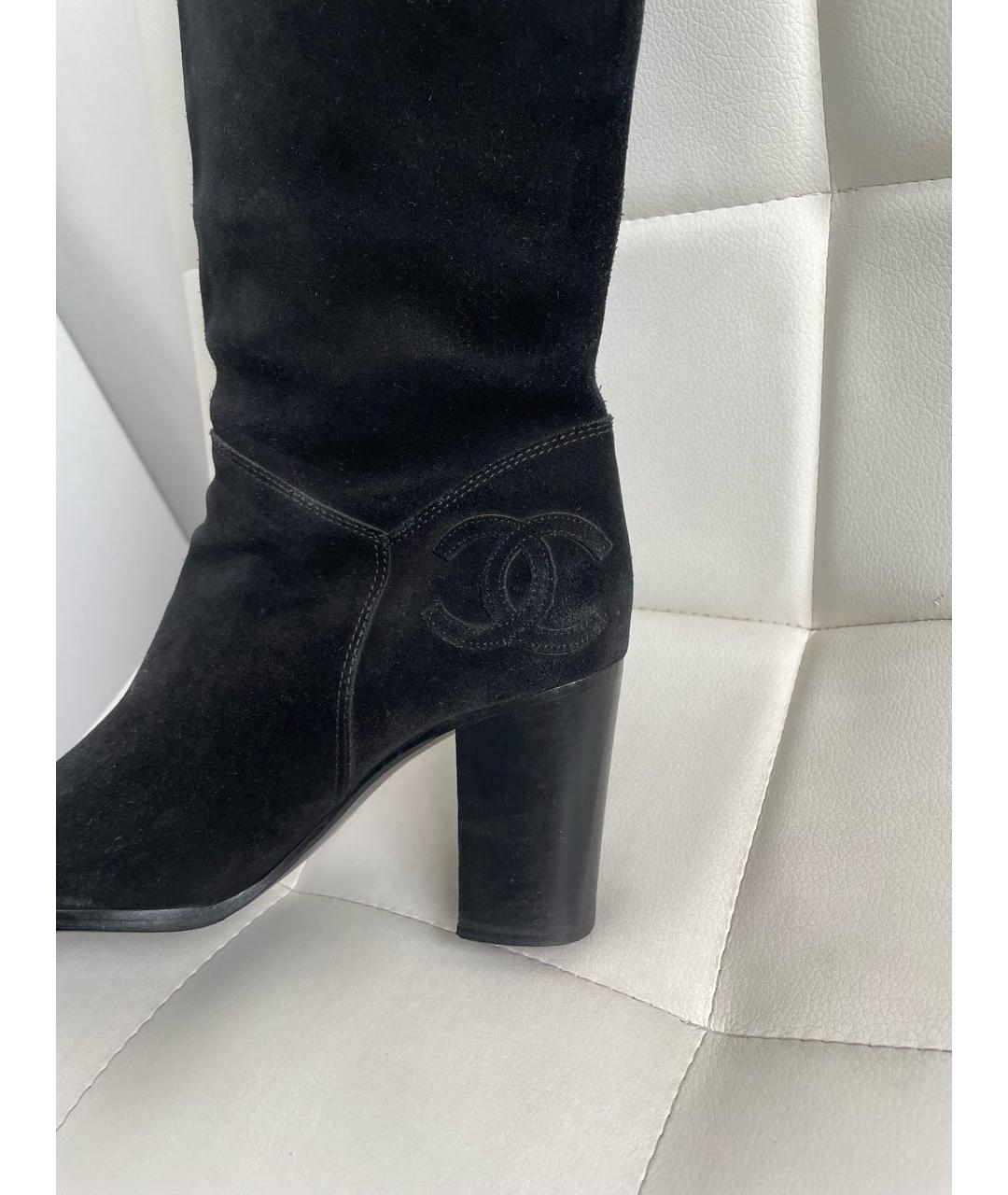 CHANEL Черные замшевые сапоги, фото 6