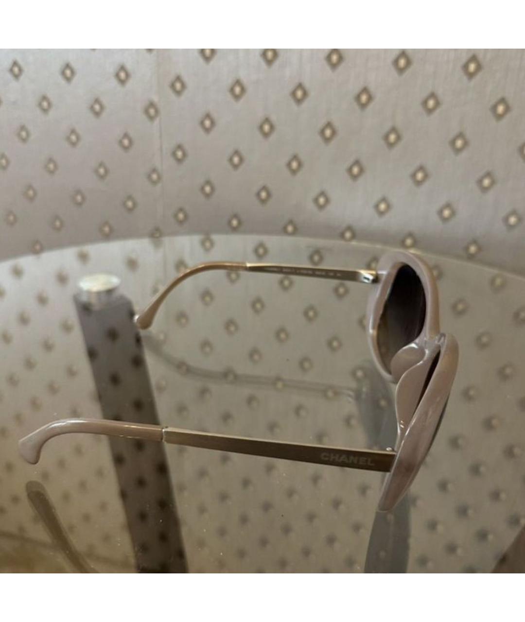 CHANEL Бежевые пластиковые солнцезащитные очки, фото 2