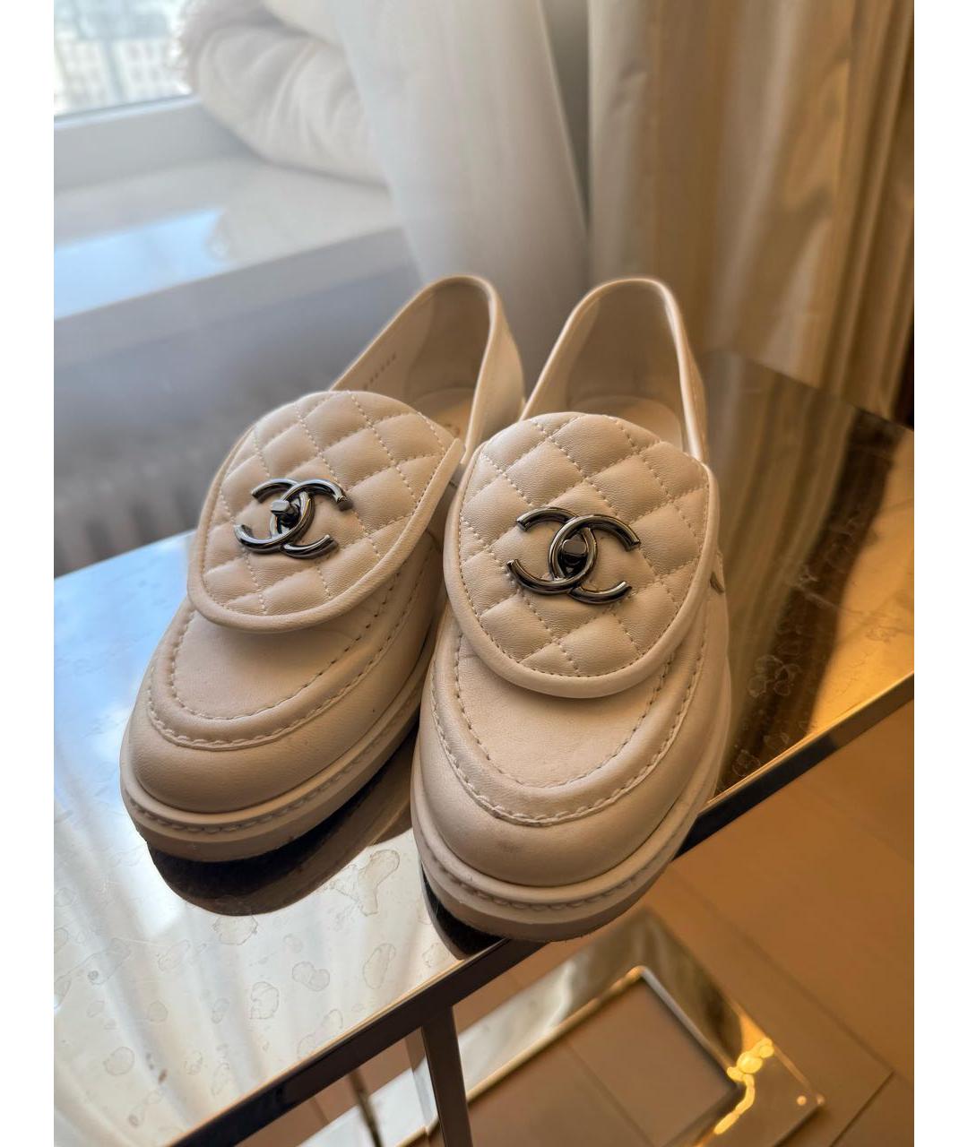 CHANEL Белые кожаные лоферы, фото 2