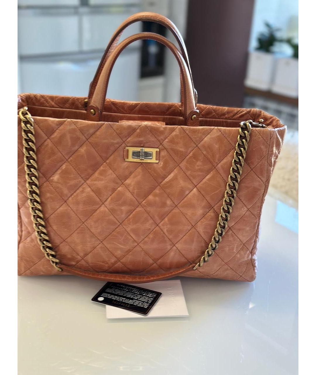 CHANEL Горчичная кожаная сумка с короткими ручками, фото 2