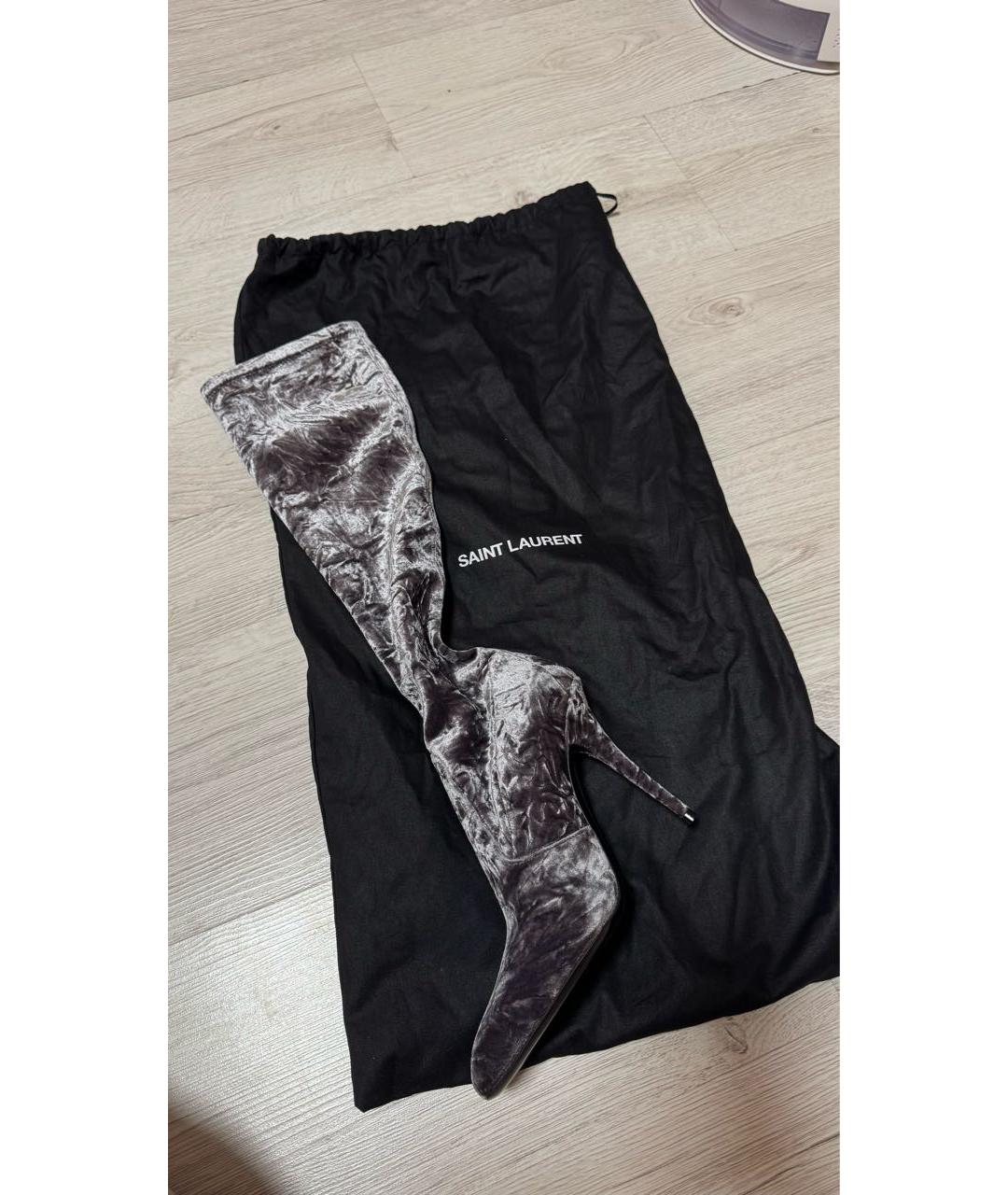 SAINT LAURENT Серые бархатные сапоги, фото 5