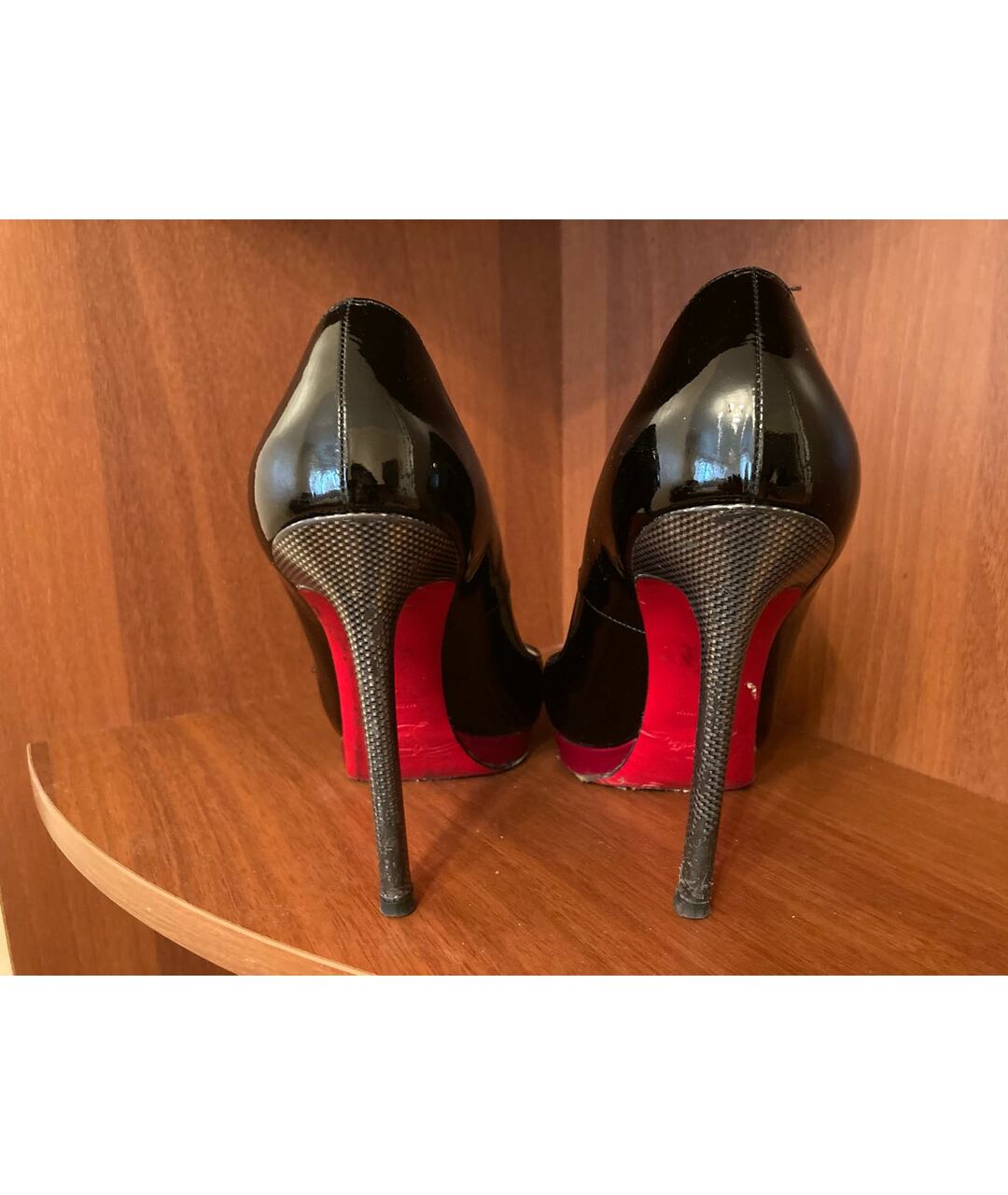 CHRISTIAN LOUBOUTIN Черные туфли из лакированной кожи, фото 4