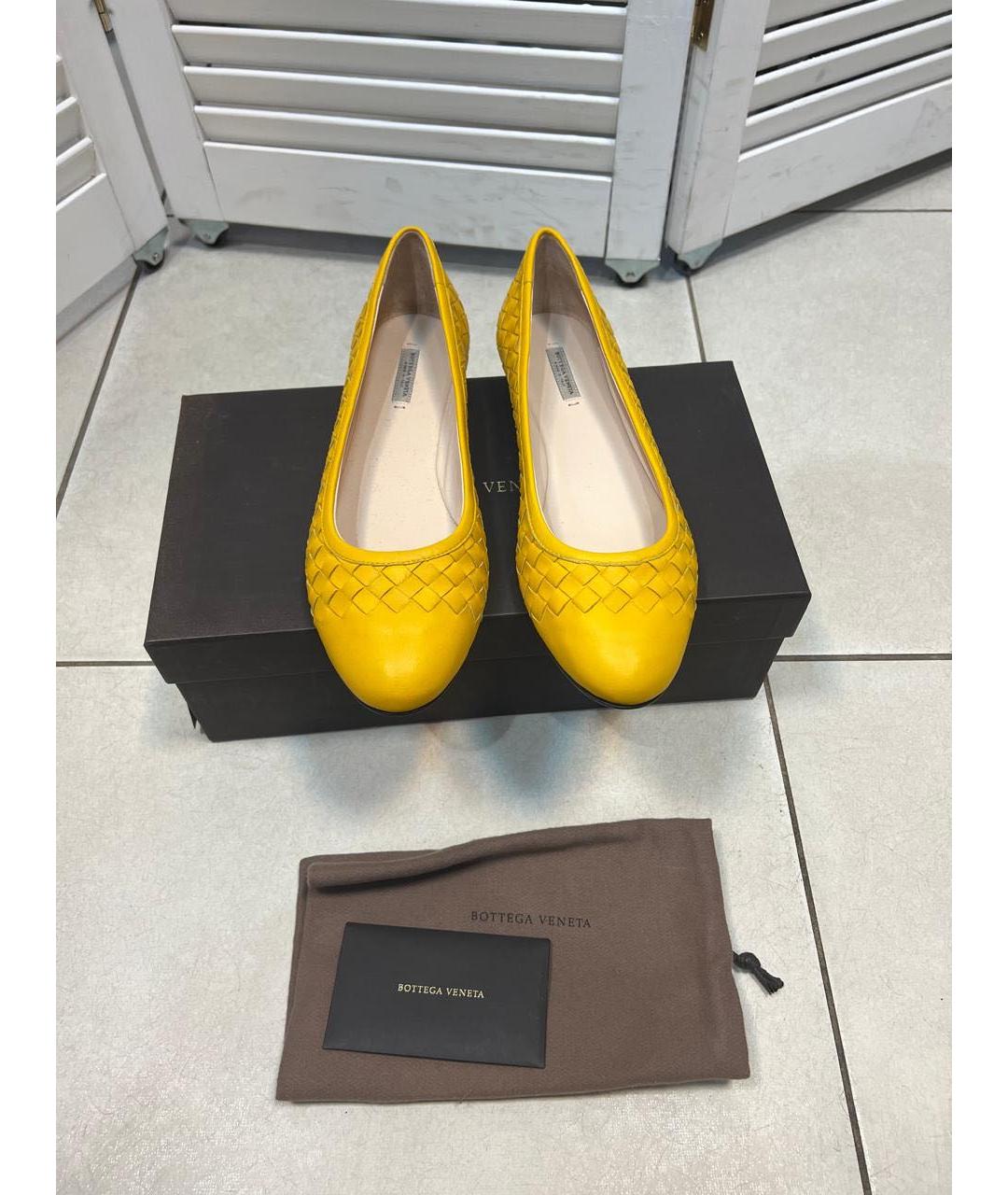 BOTTEGA VENETA Желтые кожаные балетки, фото 3