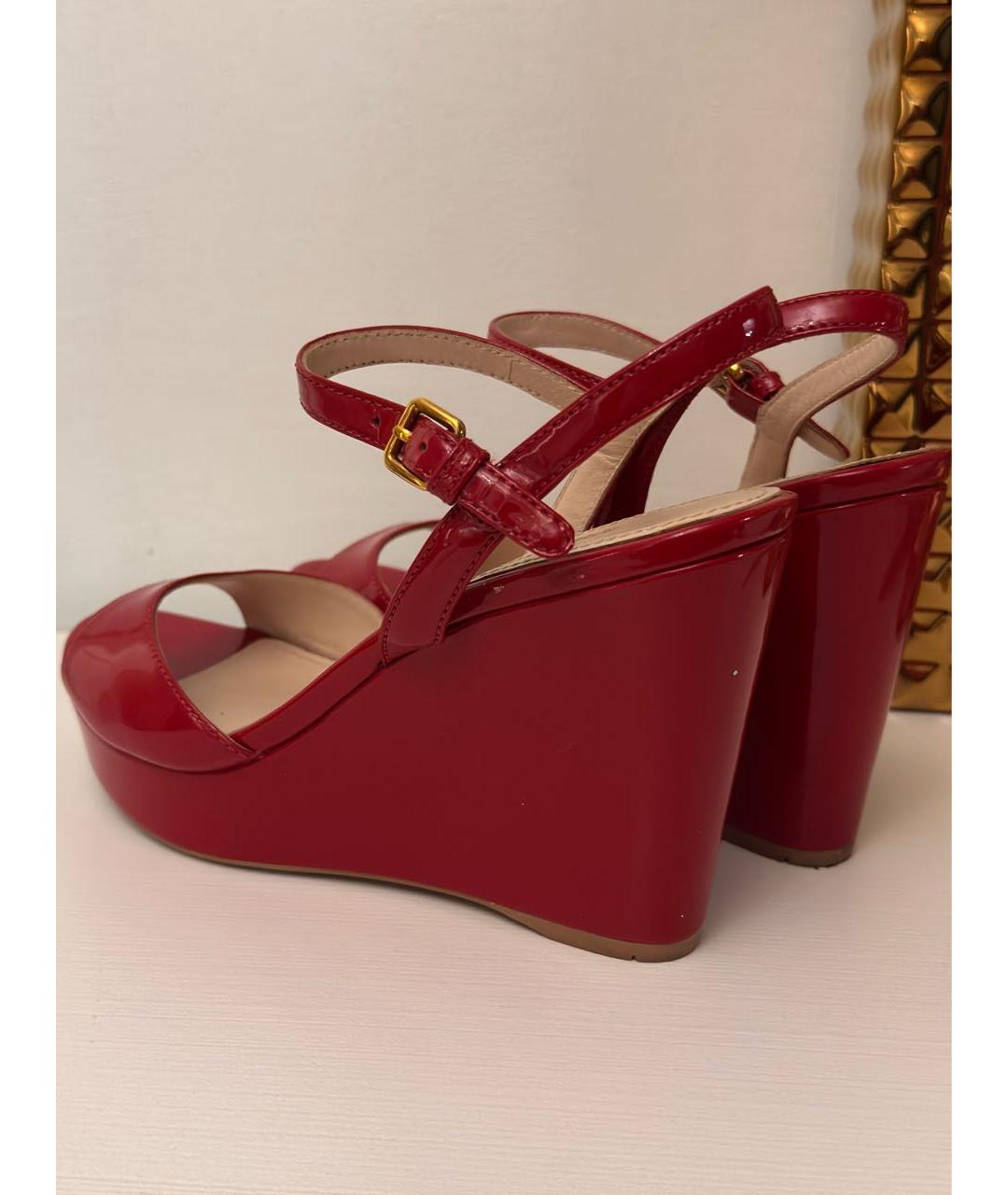 PRADA Красные босоножки из лакированной кожи, фото 4