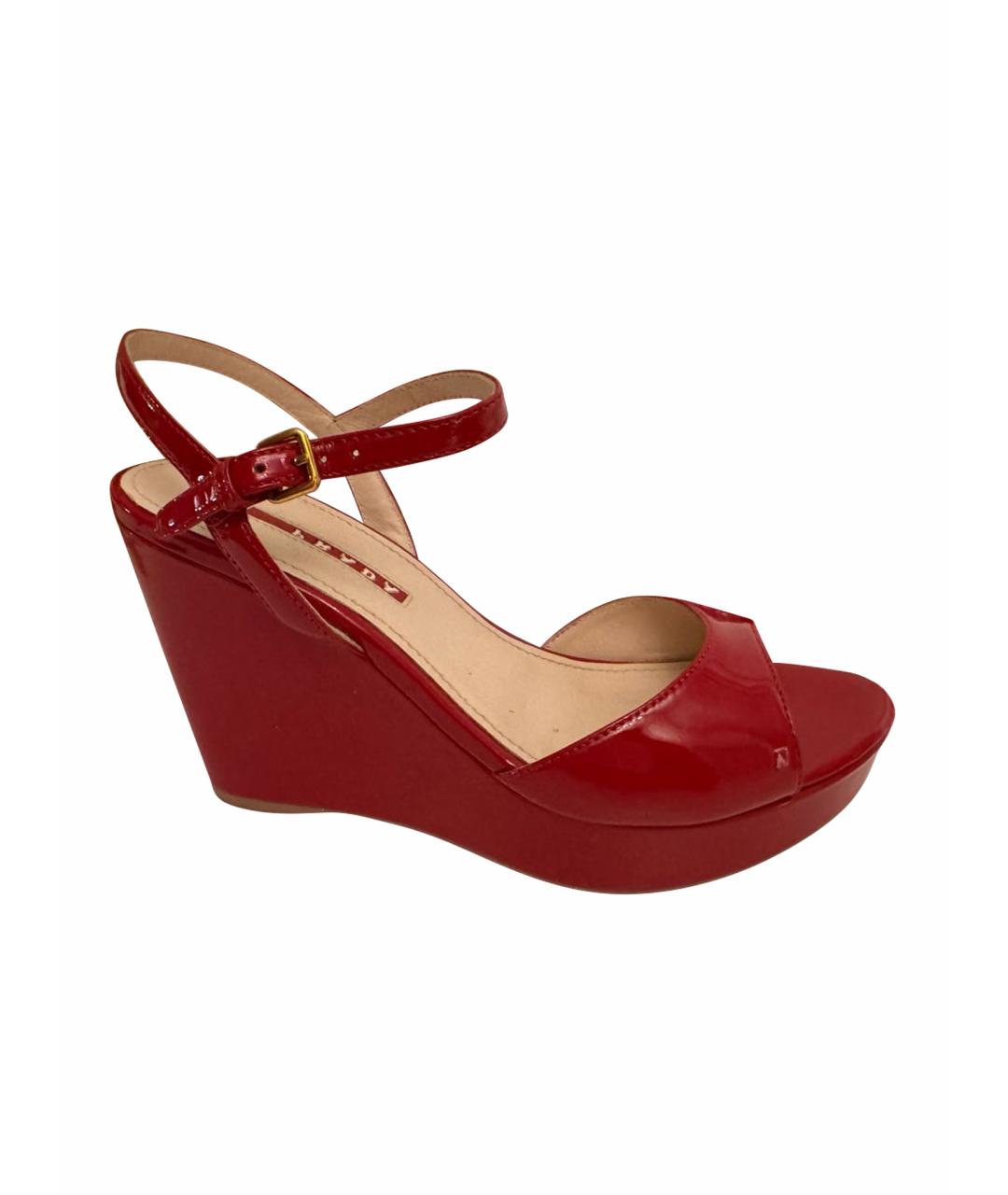 PRADA Красные босоножки из лакированной кожи, фото 1