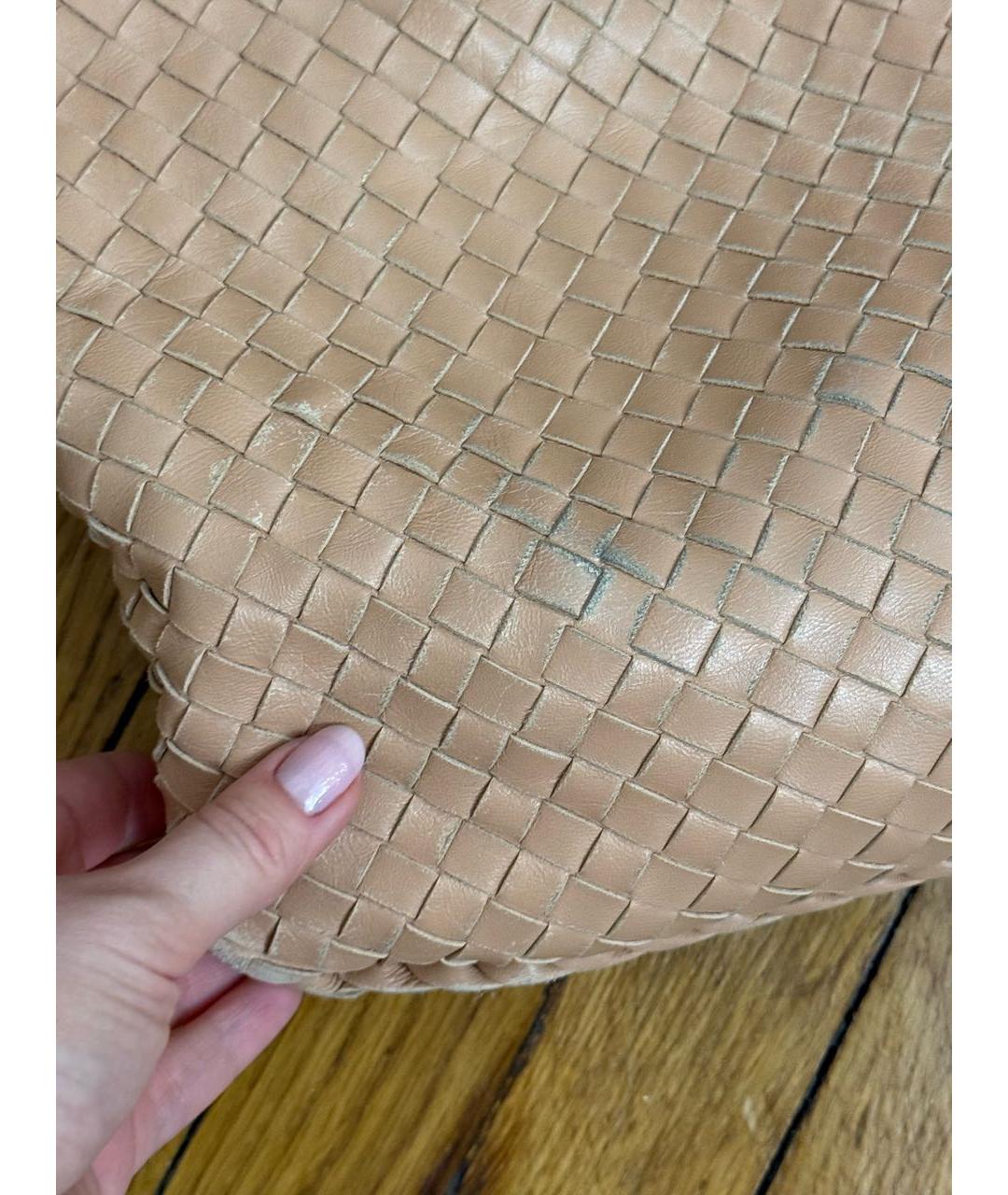 BOTTEGA VENETA Бежевая кожаная сумка с короткими ручками, фото 2