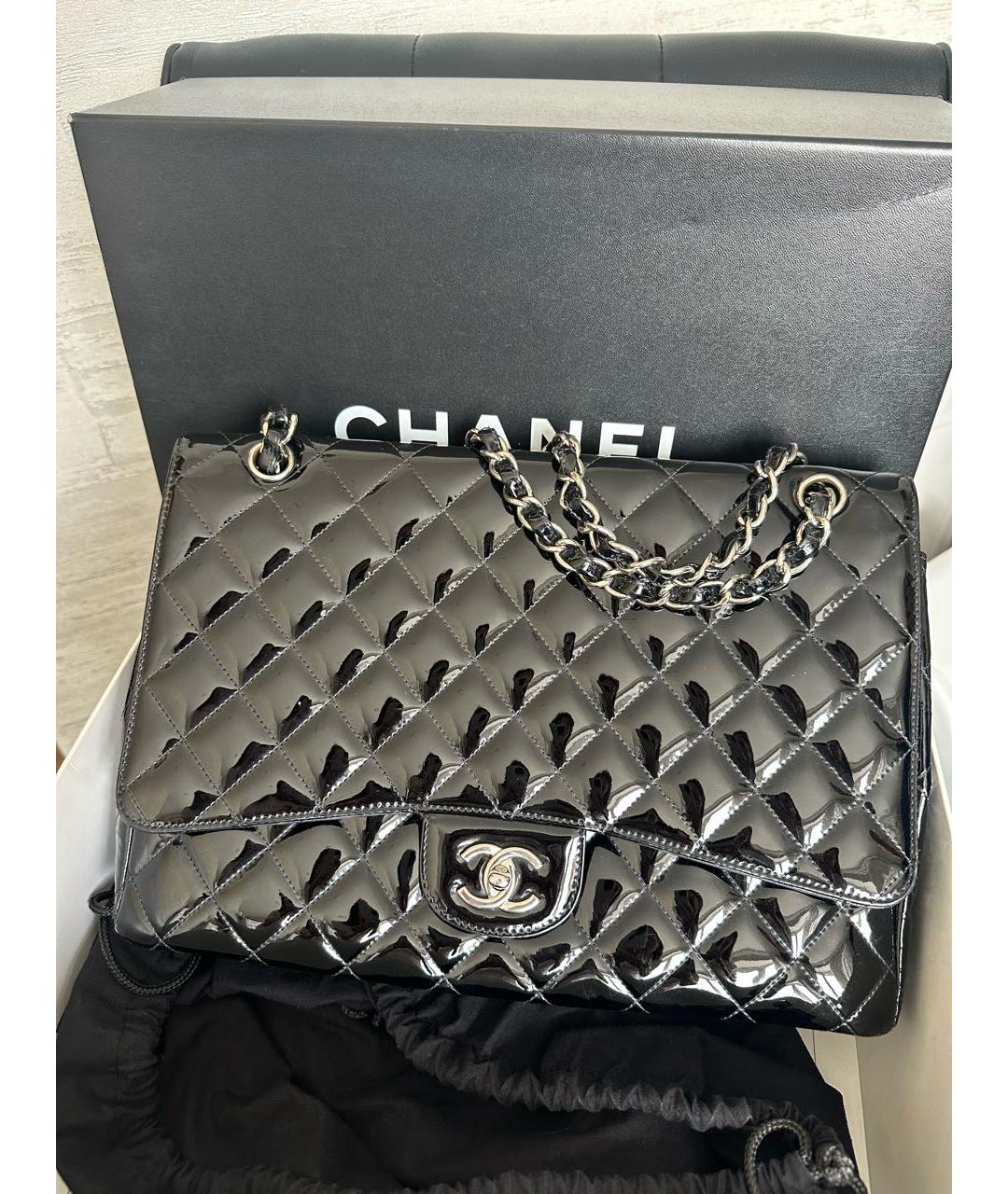 CHANEL Черная сумка через плечо из лакированной кожи, фото 8