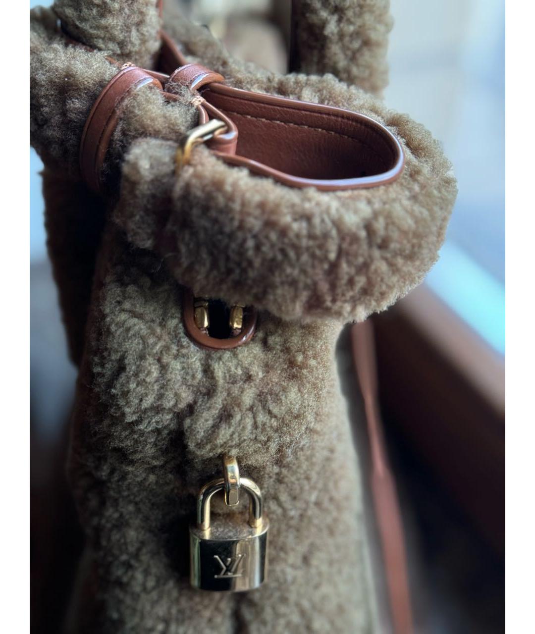 LOUIS VUITTON Коричневая меховая сумка с короткими ручками, фото 5