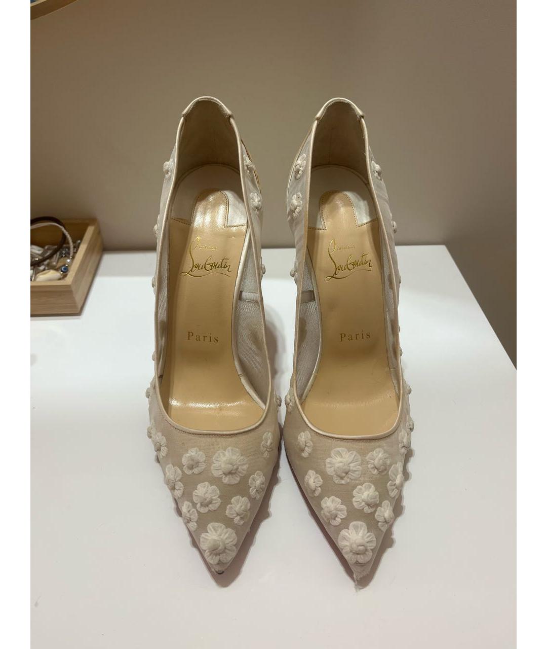 CHRISTIAN LOUBOUTIN Белые туфли, фото 2