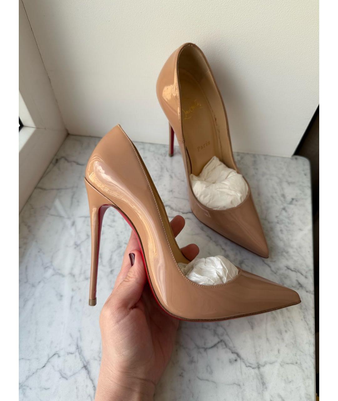 CHRISTIAN LOUBOUTIN Бежевые туфли из лакированной кожи, фото 5