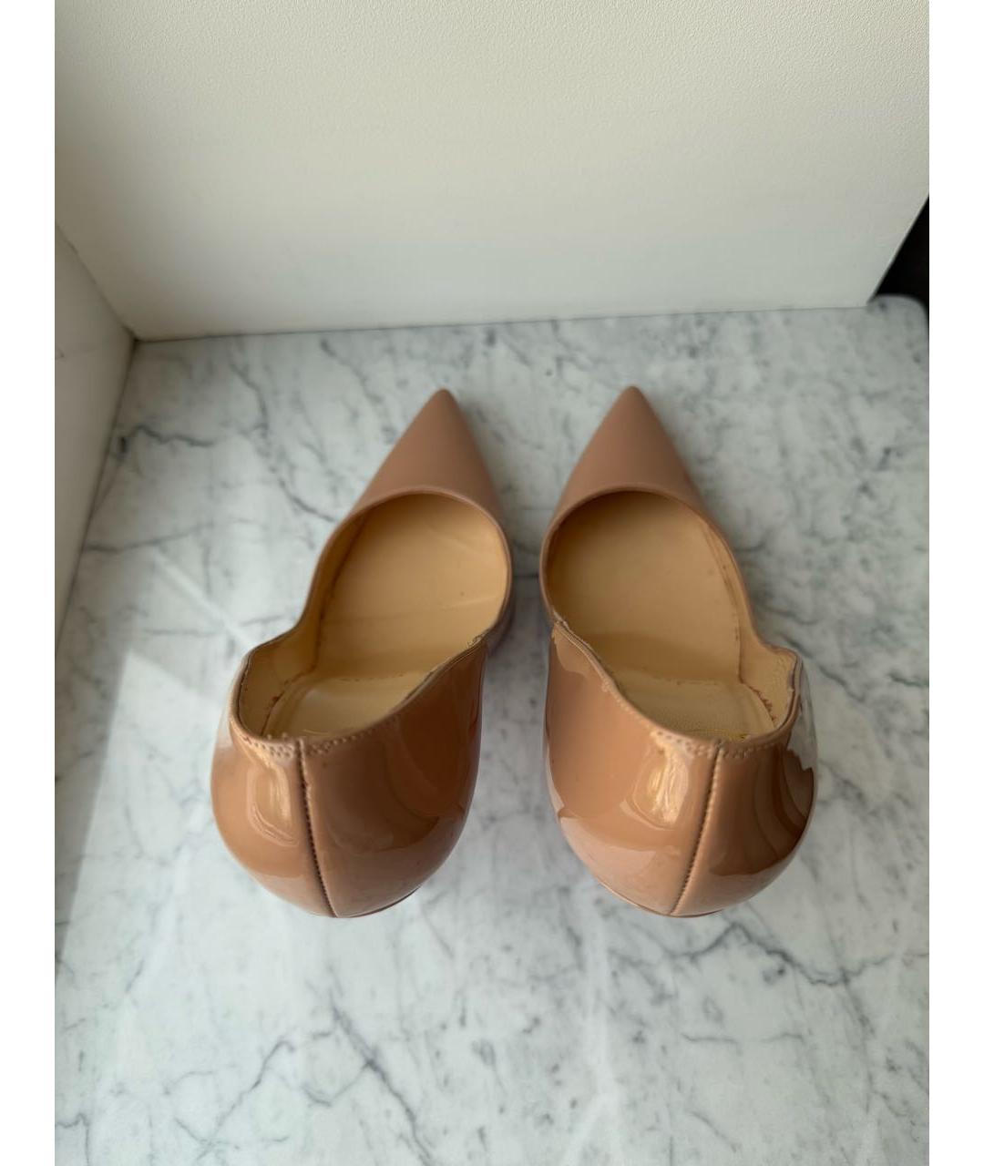 CHRISTIAN LOUBOUTIN Бежевые туфли из лакированной кожи, фото 3