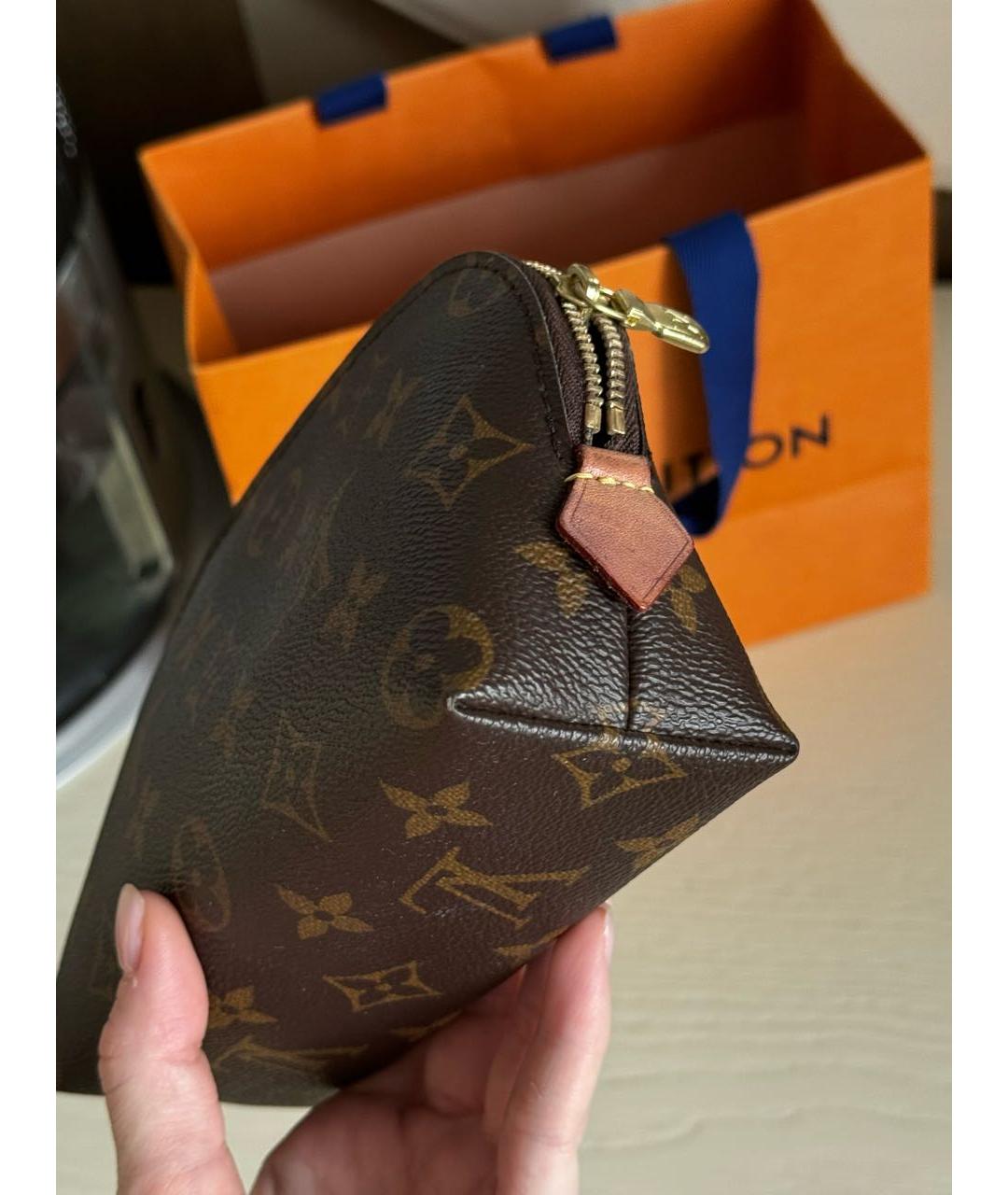 LOUIS VUITTON Коричневая кожаная косметичка, фото 6