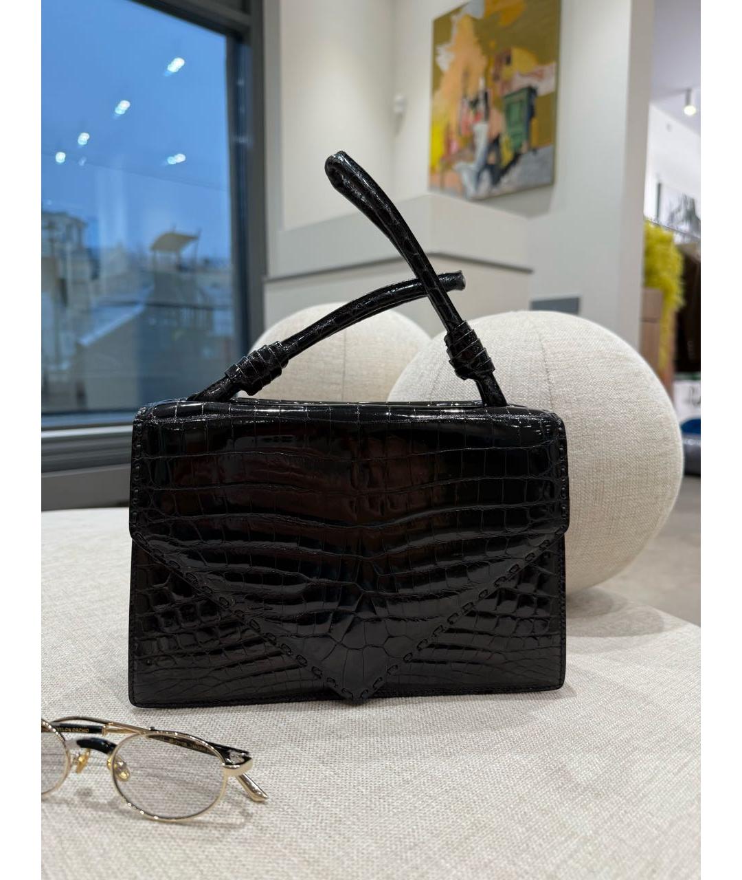 BOTTEGA VENETA Черная сумка с короткими ручками из экзотической кожи, фото 3