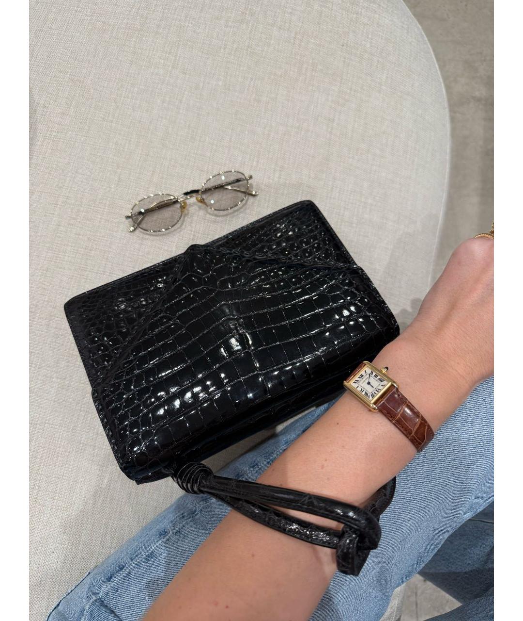 BOTTEGA VENETA Черная сумка с короткими ручками из экзотической кожи, фото 4