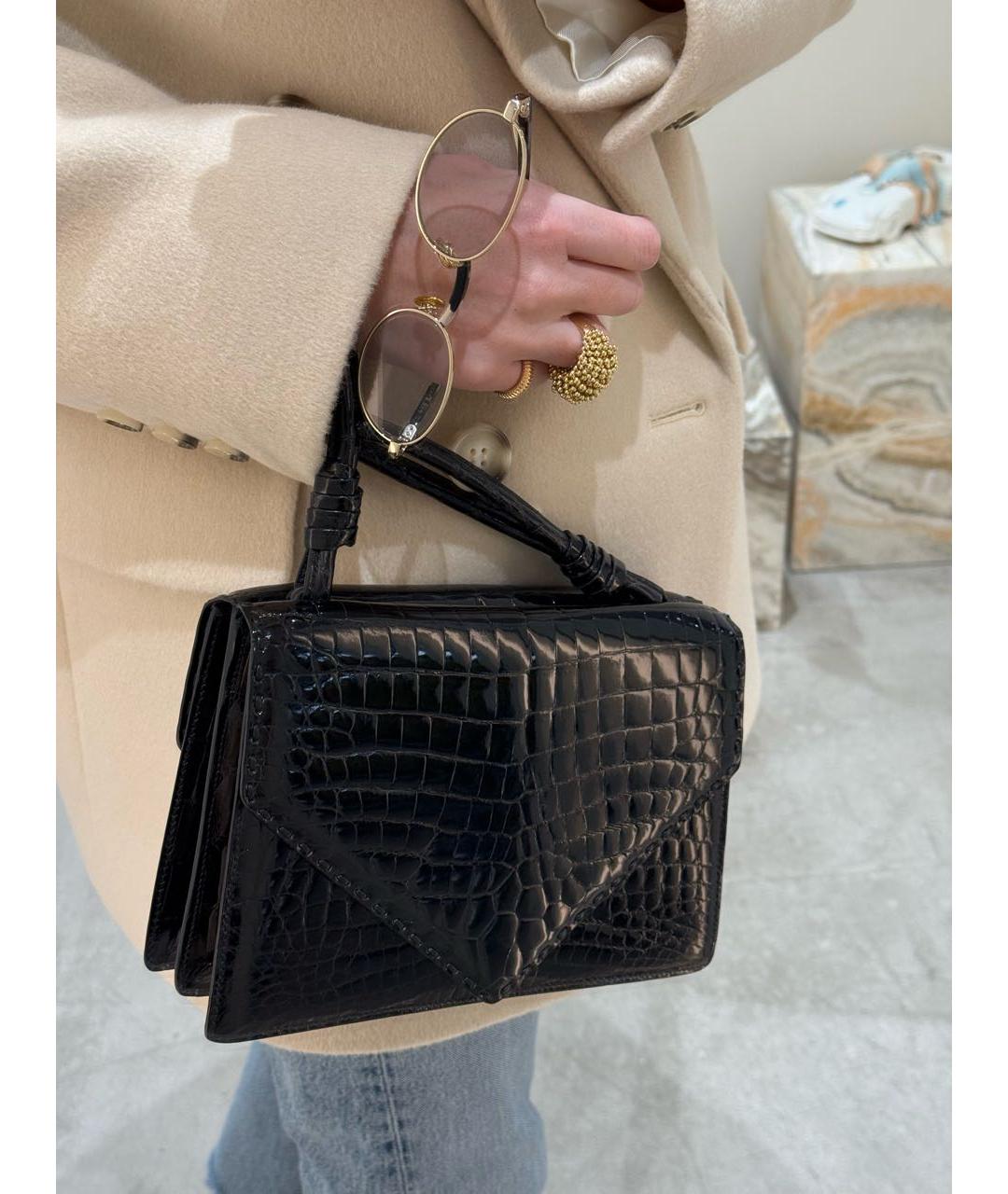 BOTTEGA VENETA Черная сумка с короткими ручками из экзотической кожи, фото 2